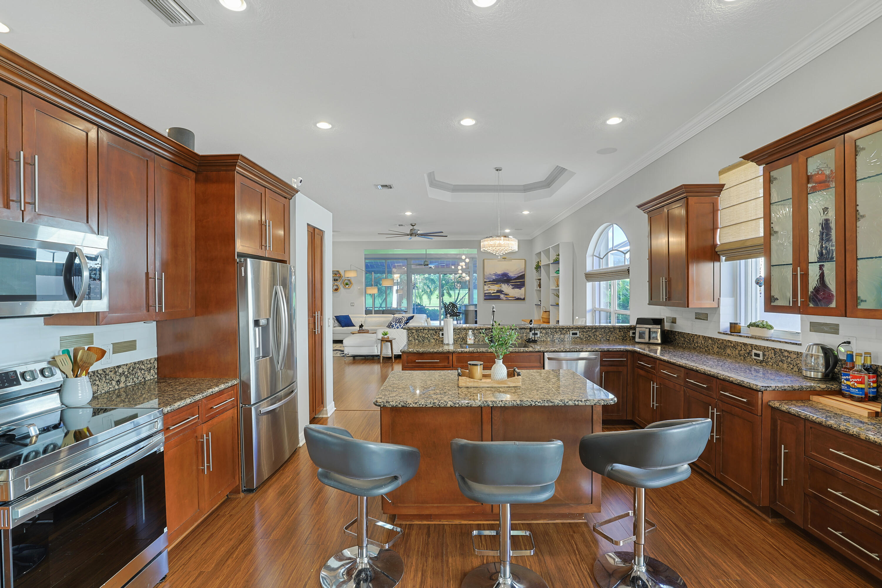 6775 Rothschild Circle