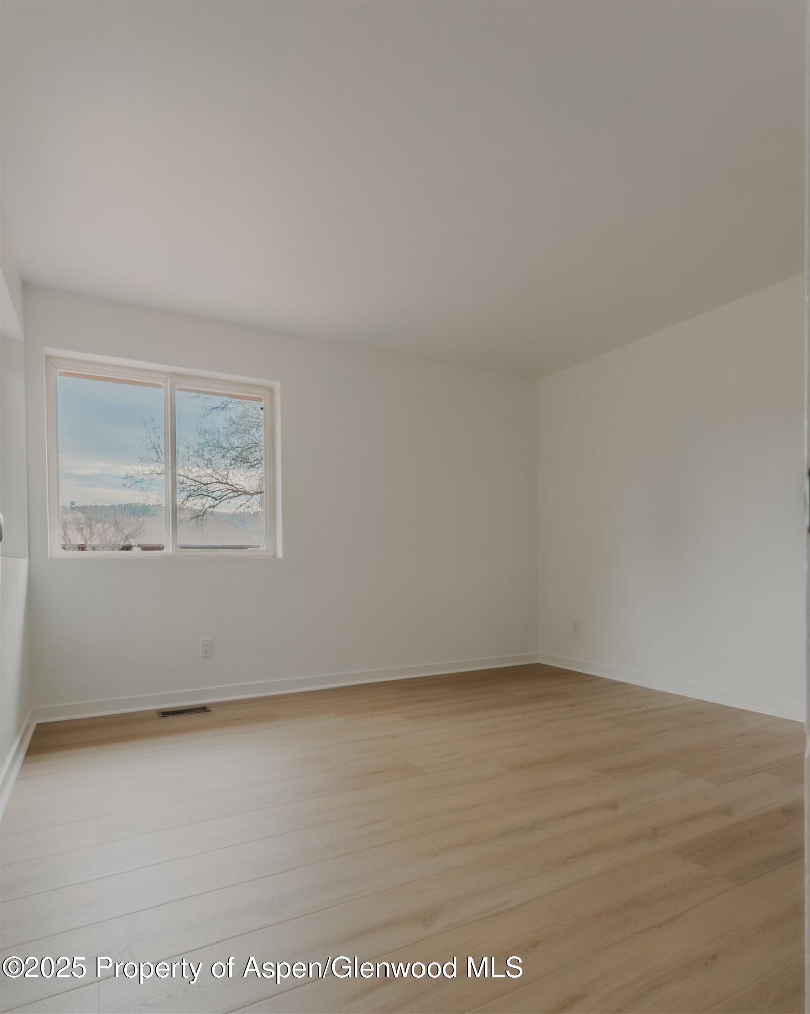 253 SURREY Street