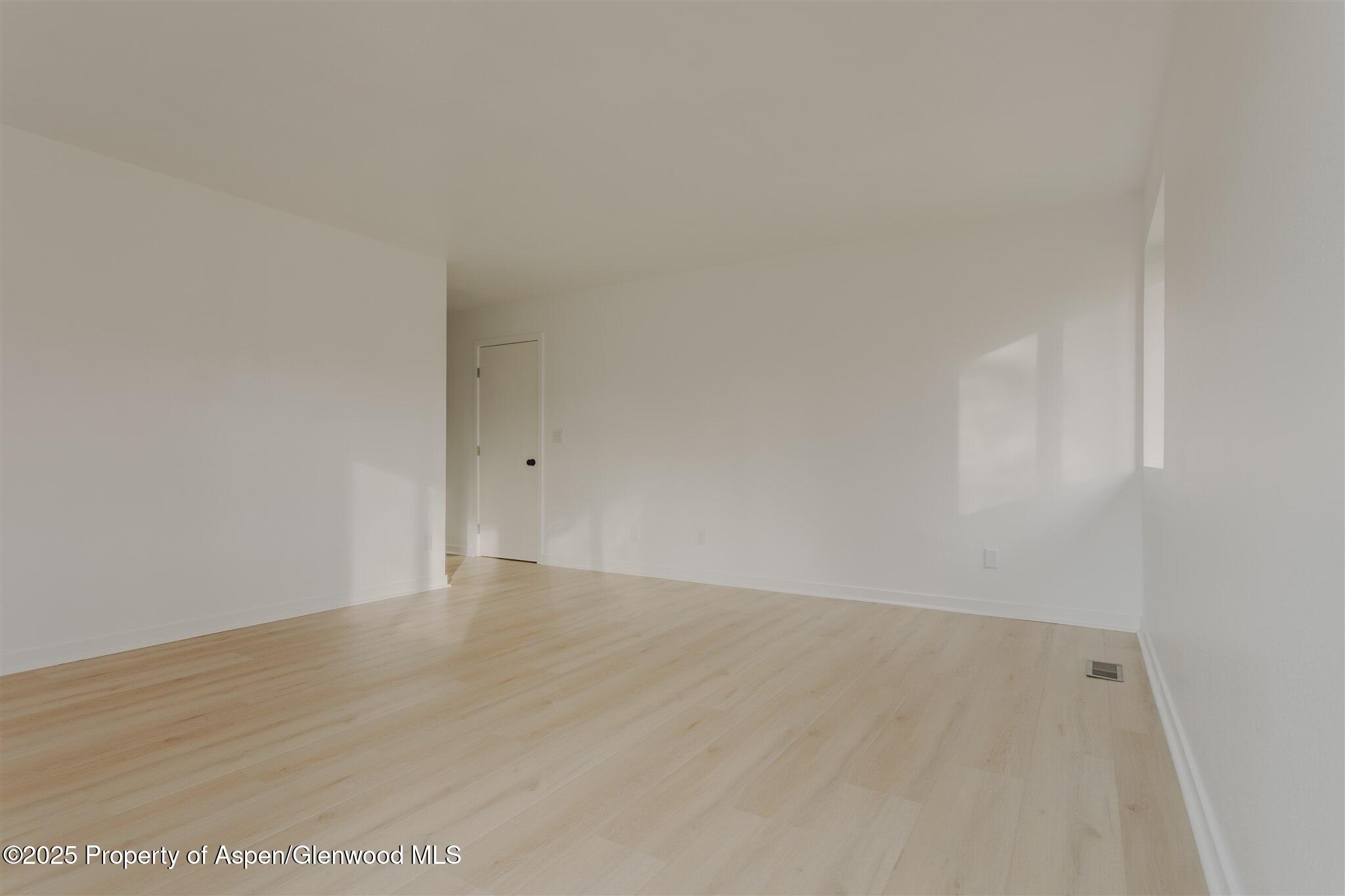 253 SURREY Street