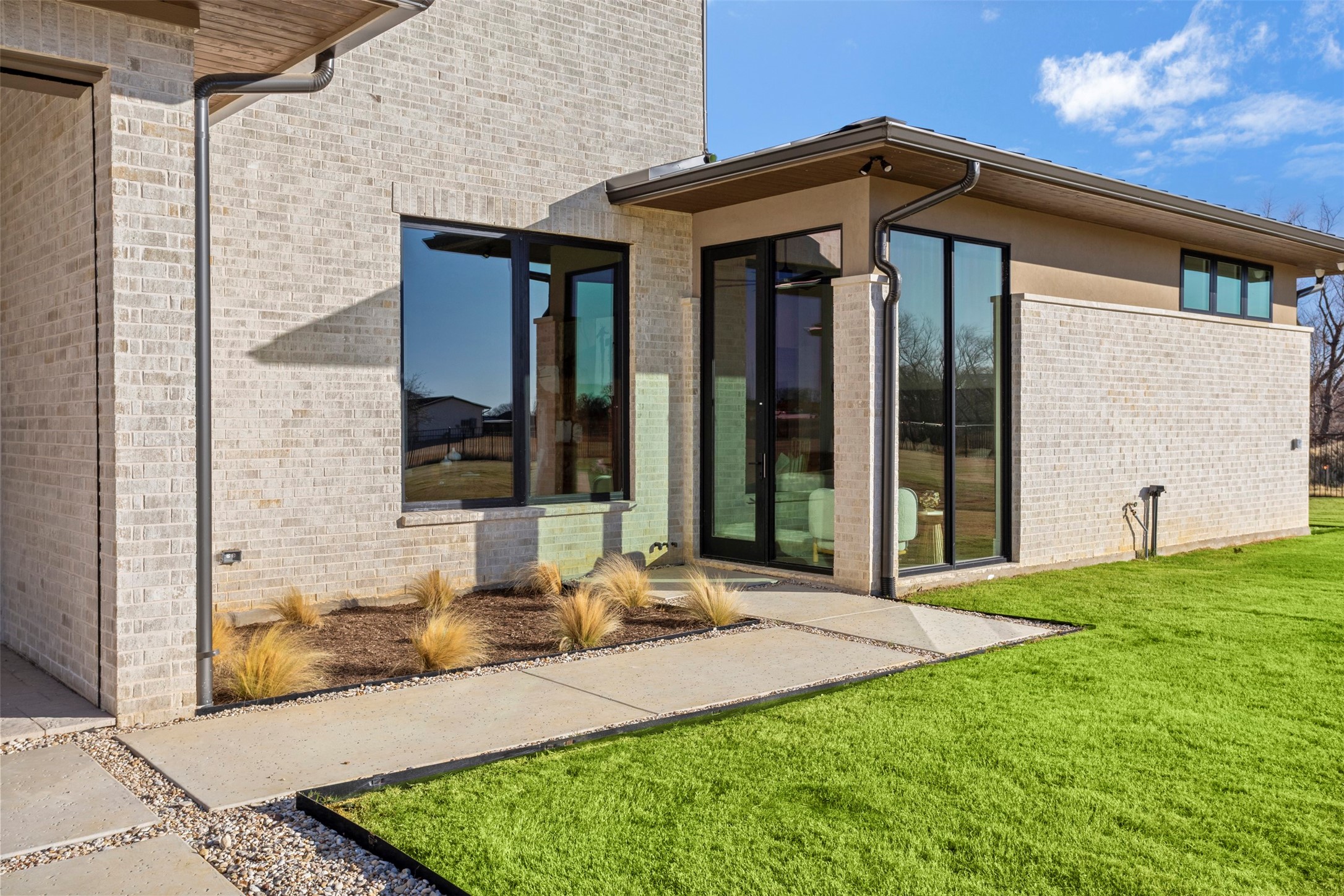 1118 Vera Court