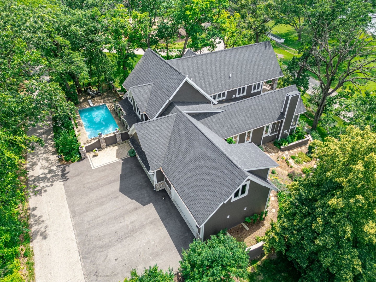 1124 Blackhawk Avenue