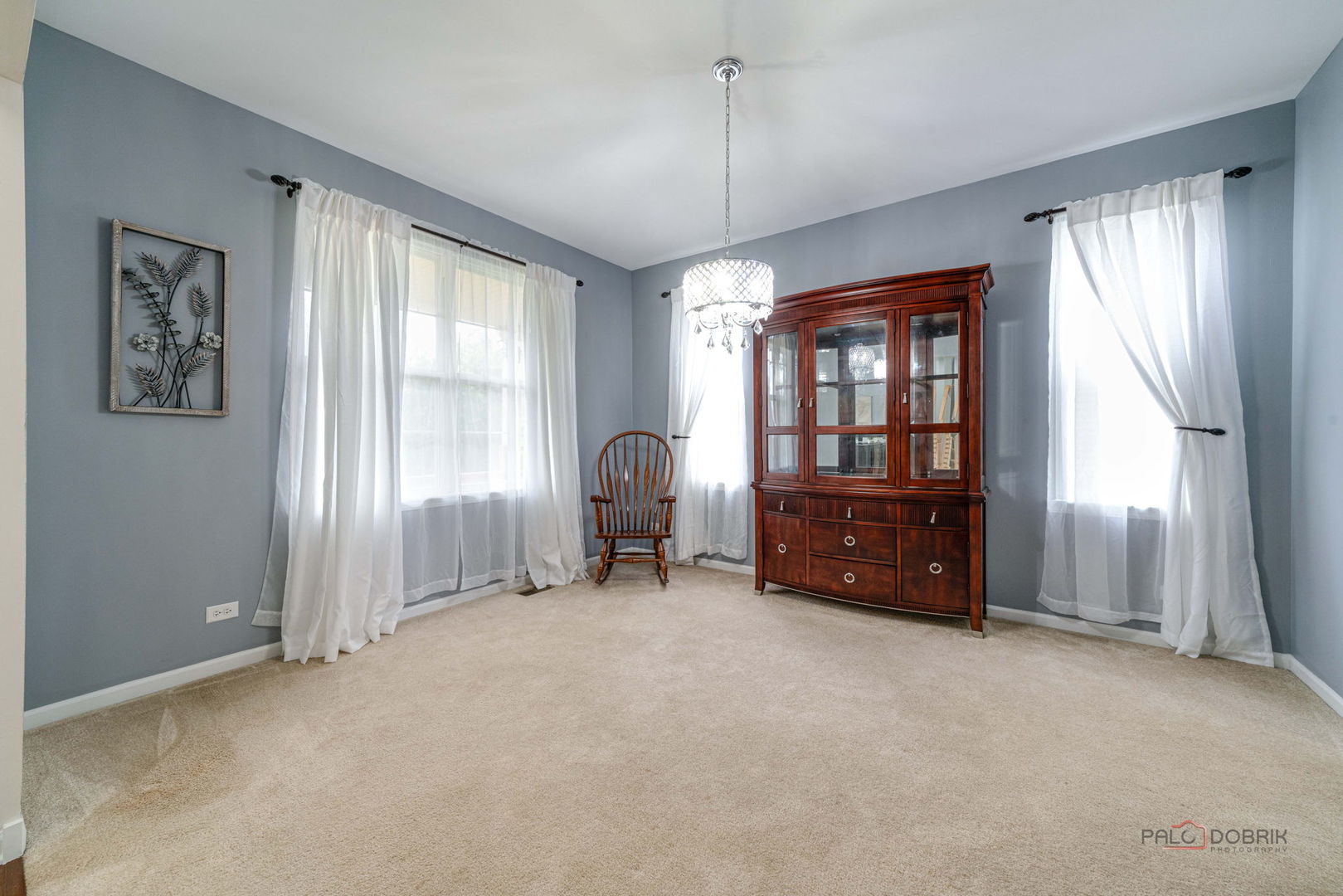 683 Niagara Drive