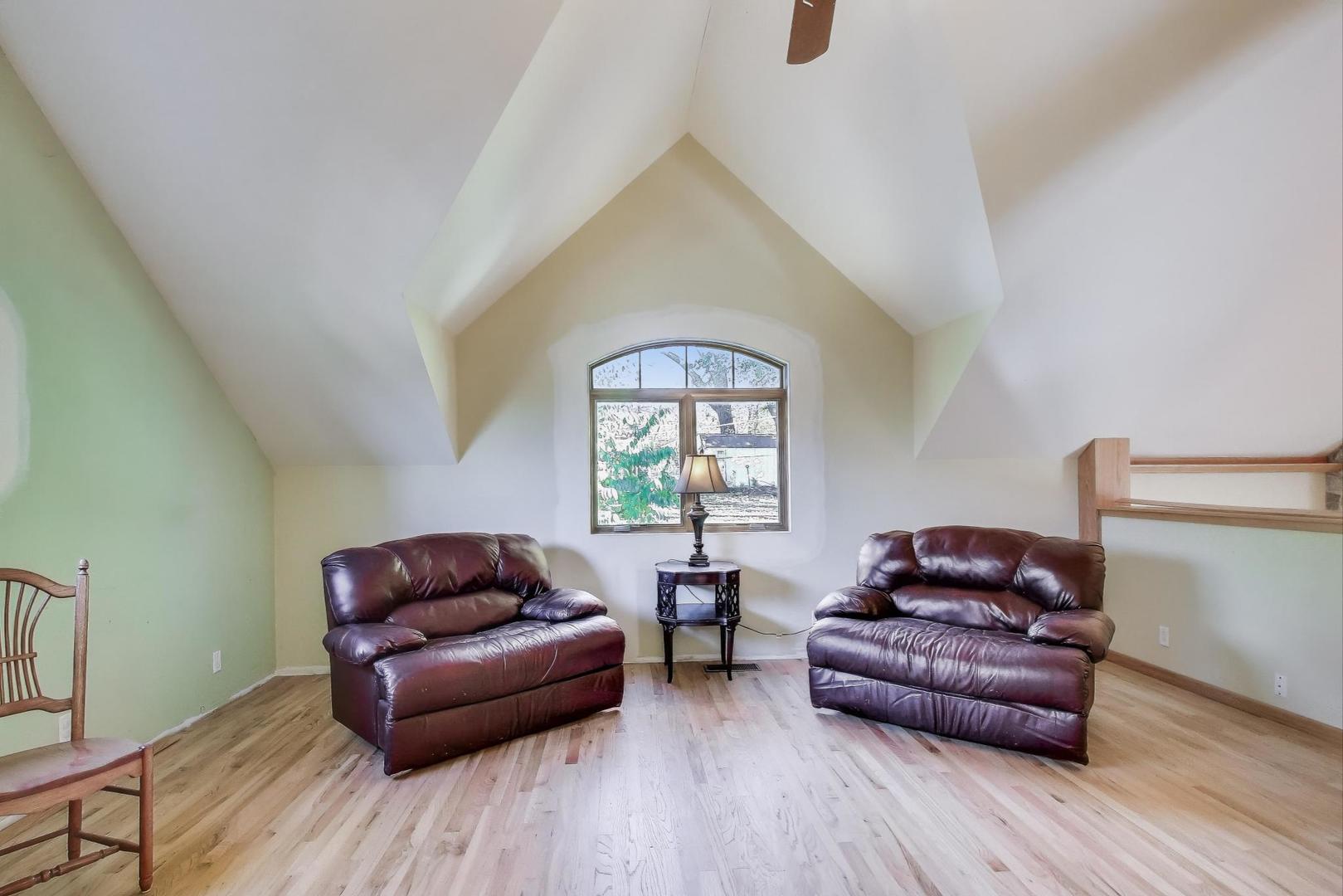 4116 E Lake Shore Drive