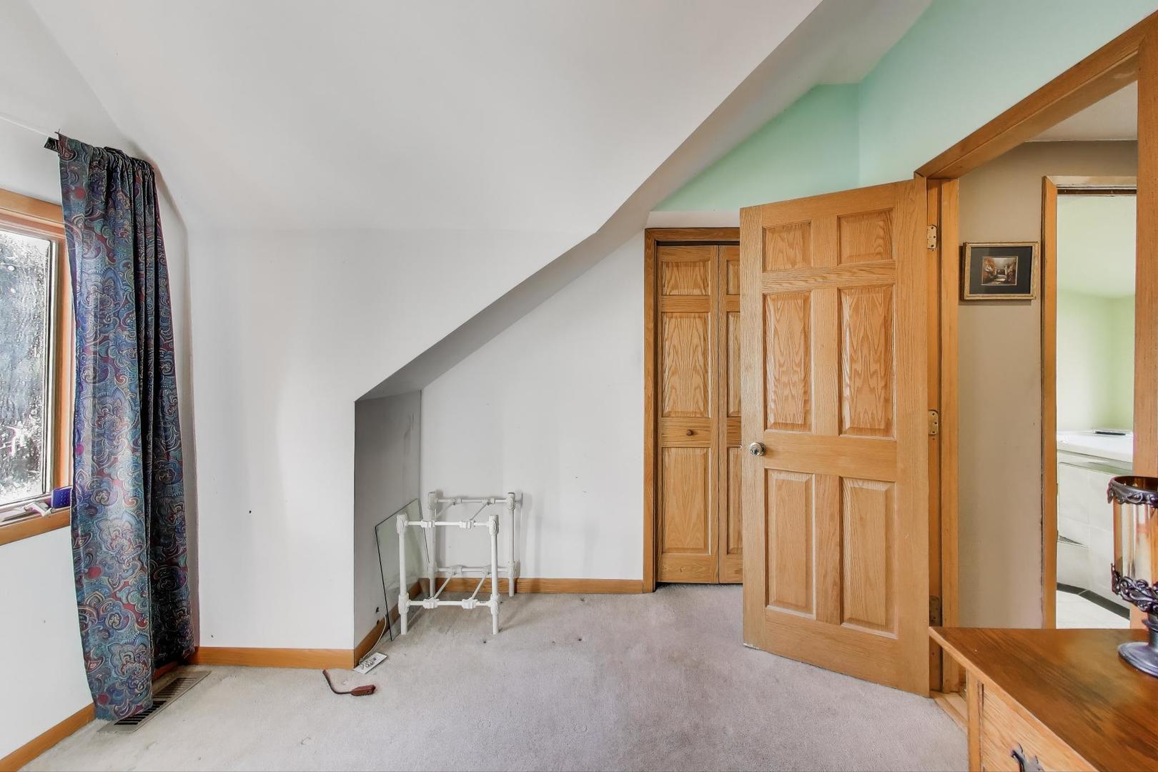 4116 E Lake Shore Drive