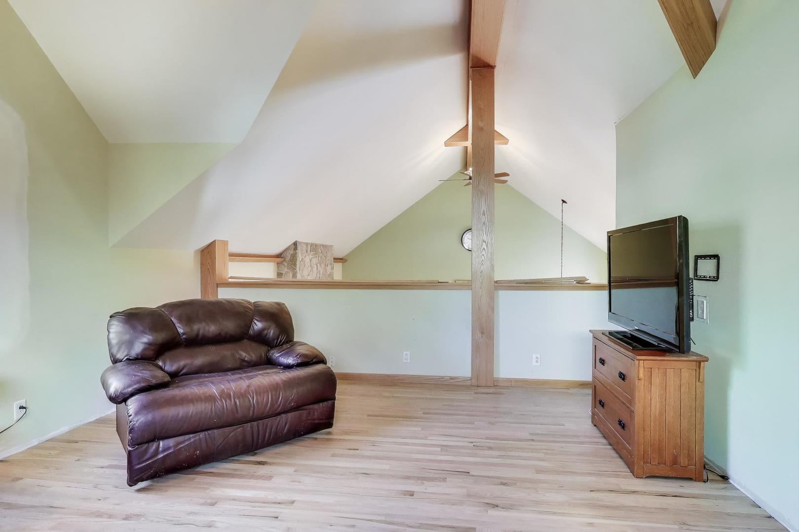 4116 E Lake Shore Drive