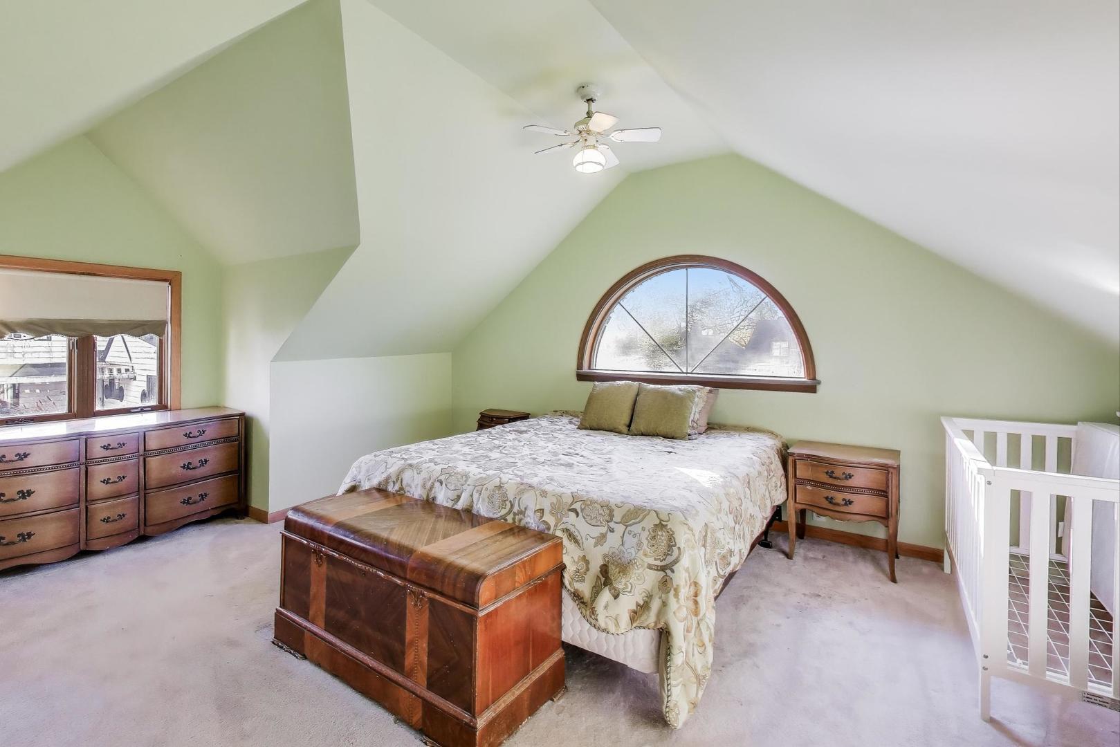 4116 E Lake Shore Drive