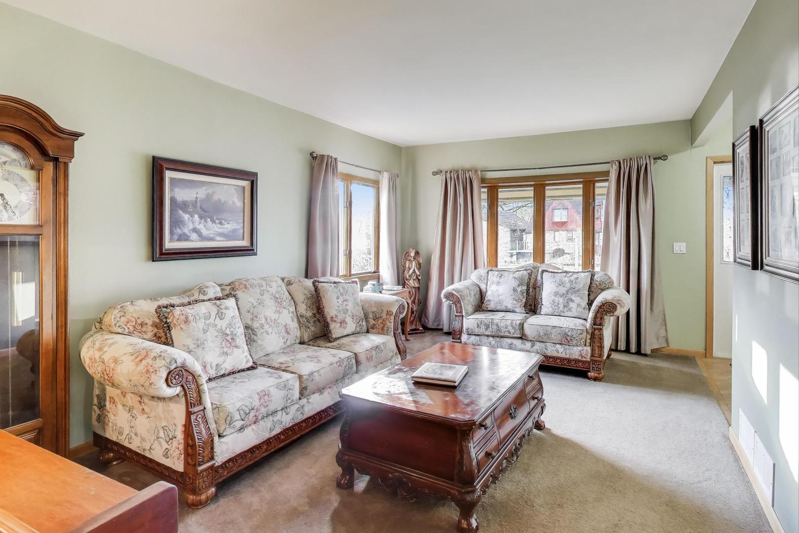 4116 E Lake Shore Drive