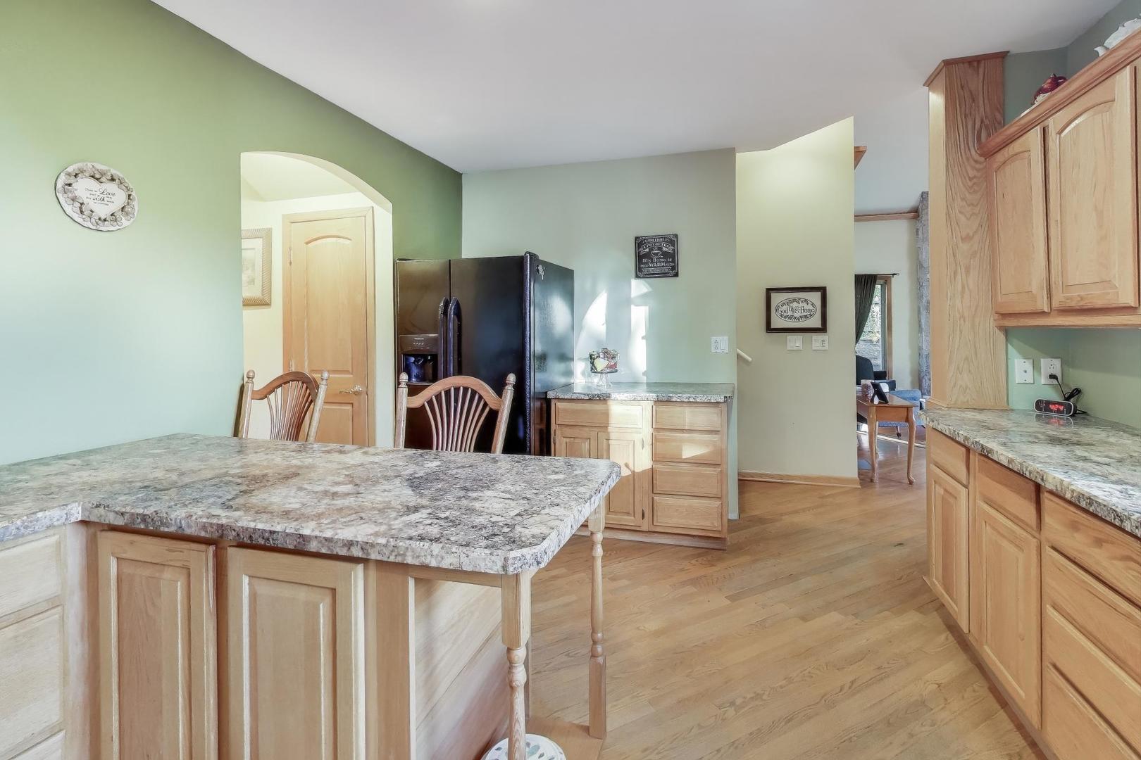 4116 E Lake Shore Drive