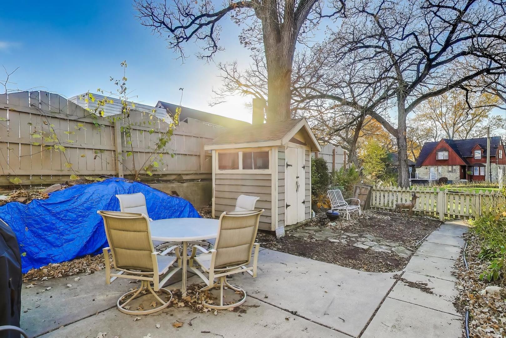 4116 E Lake Shore Drive