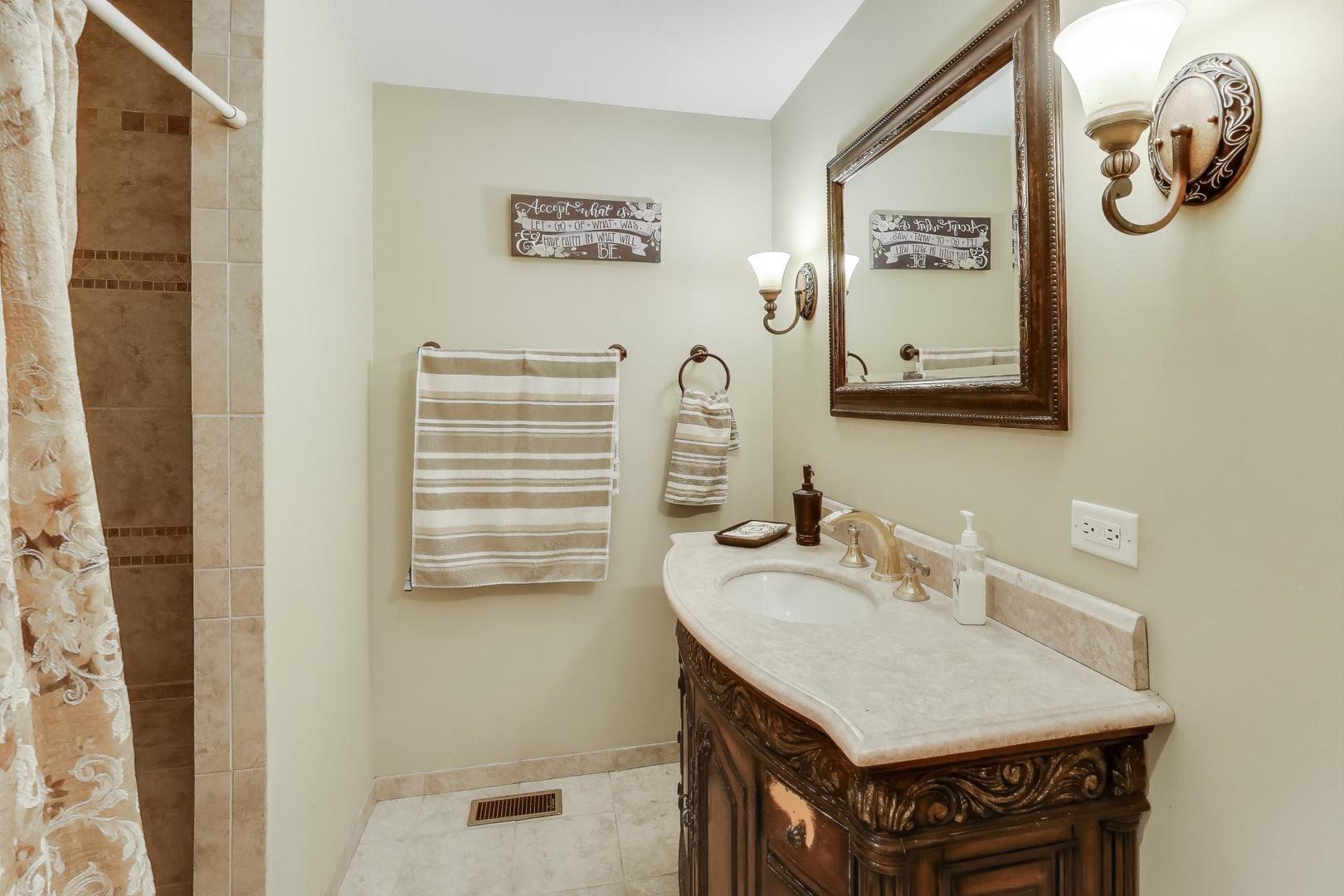 4116 E Lake Shore Drive