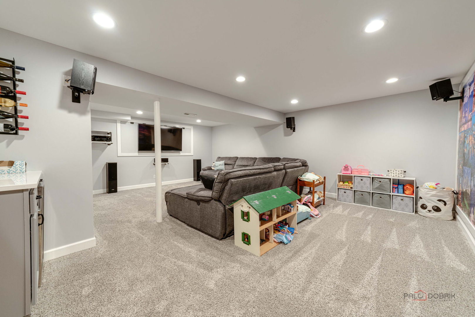 3507 Greenleaf Avenue