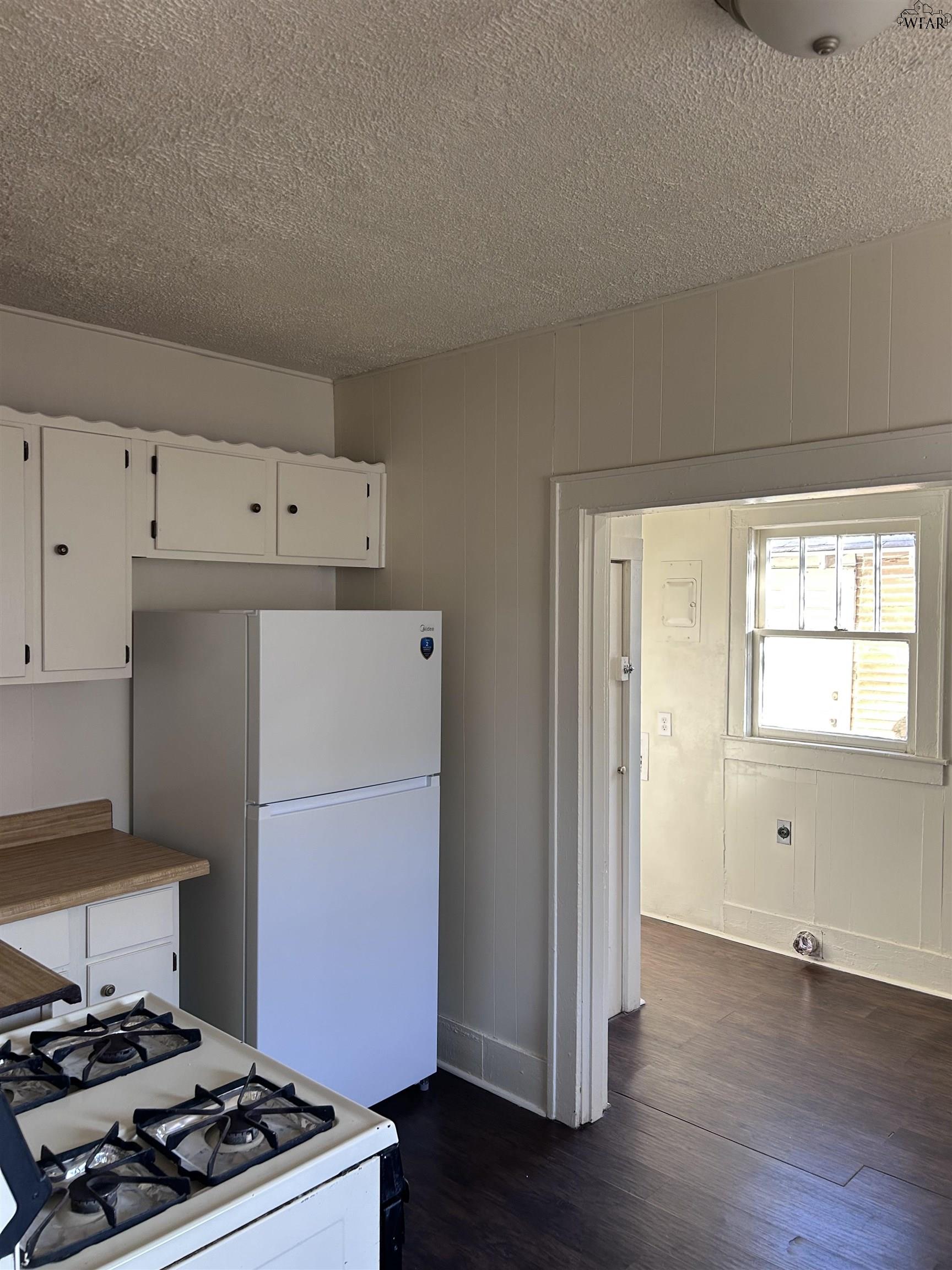 1643 PEARL AVENUE Unit: front house only