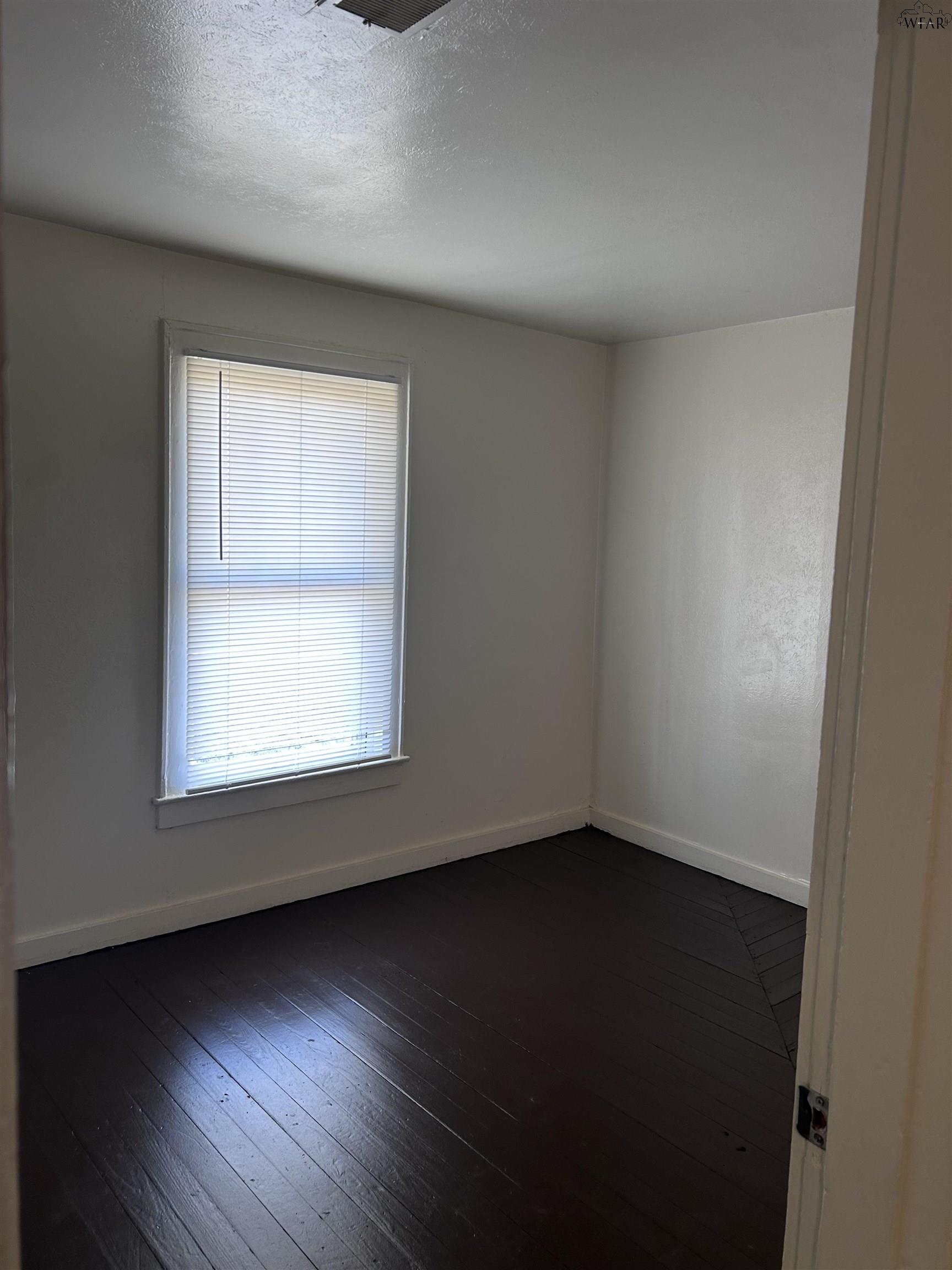 1643 PEARL AVENUE Unit: front house only