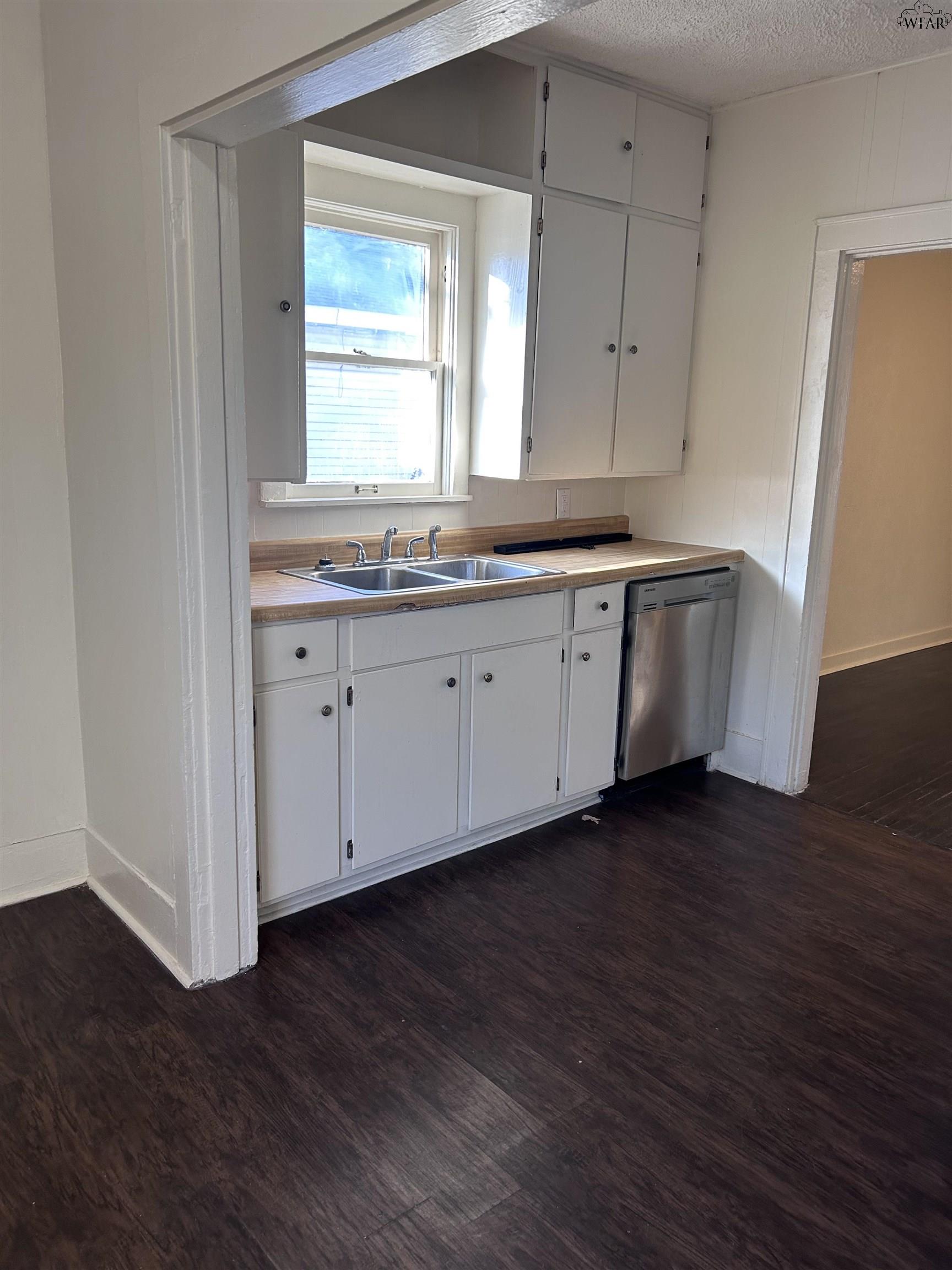 1643 PEARL AVENUE Unit: front house only