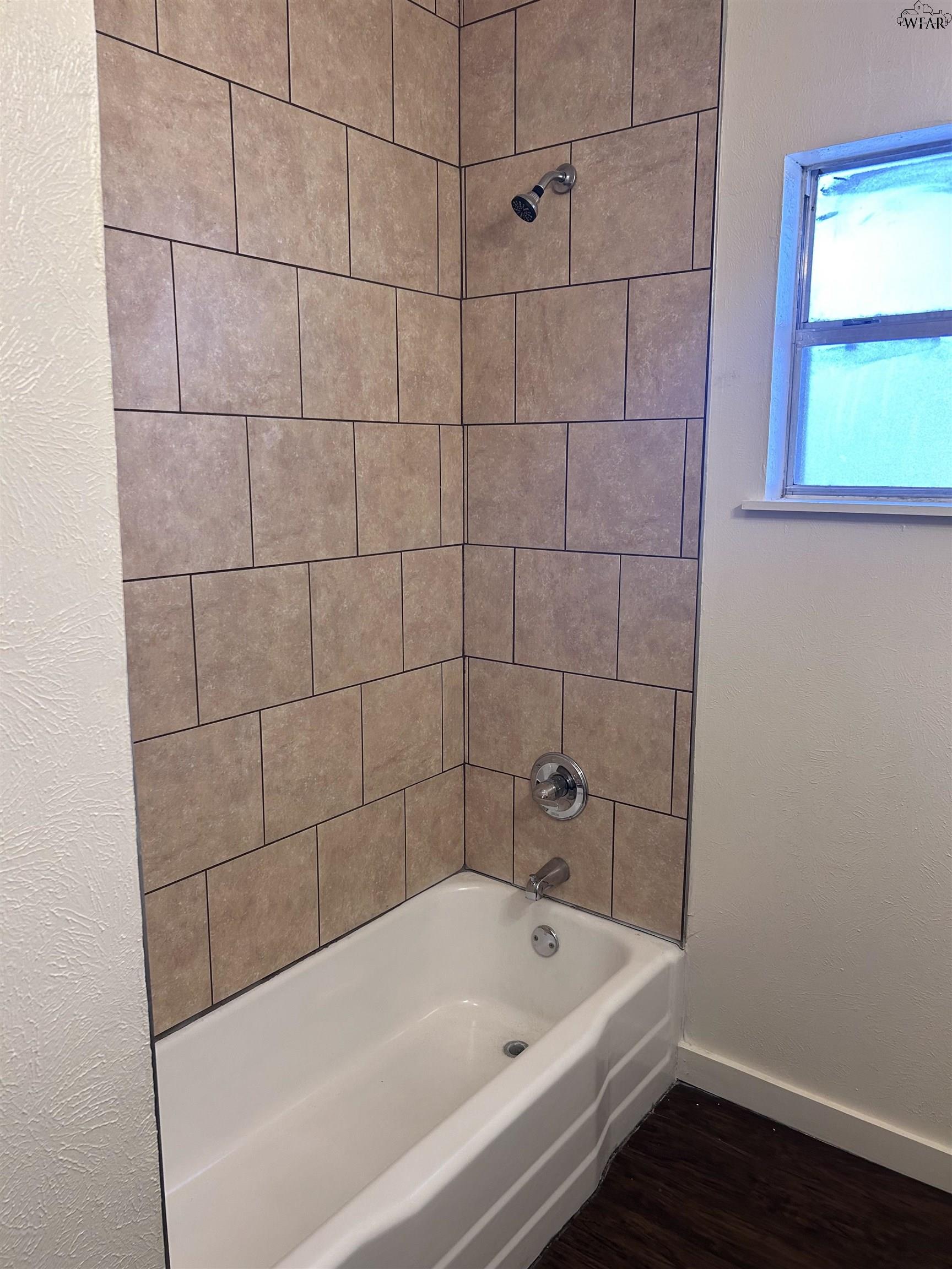 1643 PEARL AVENUE Unit: front house only