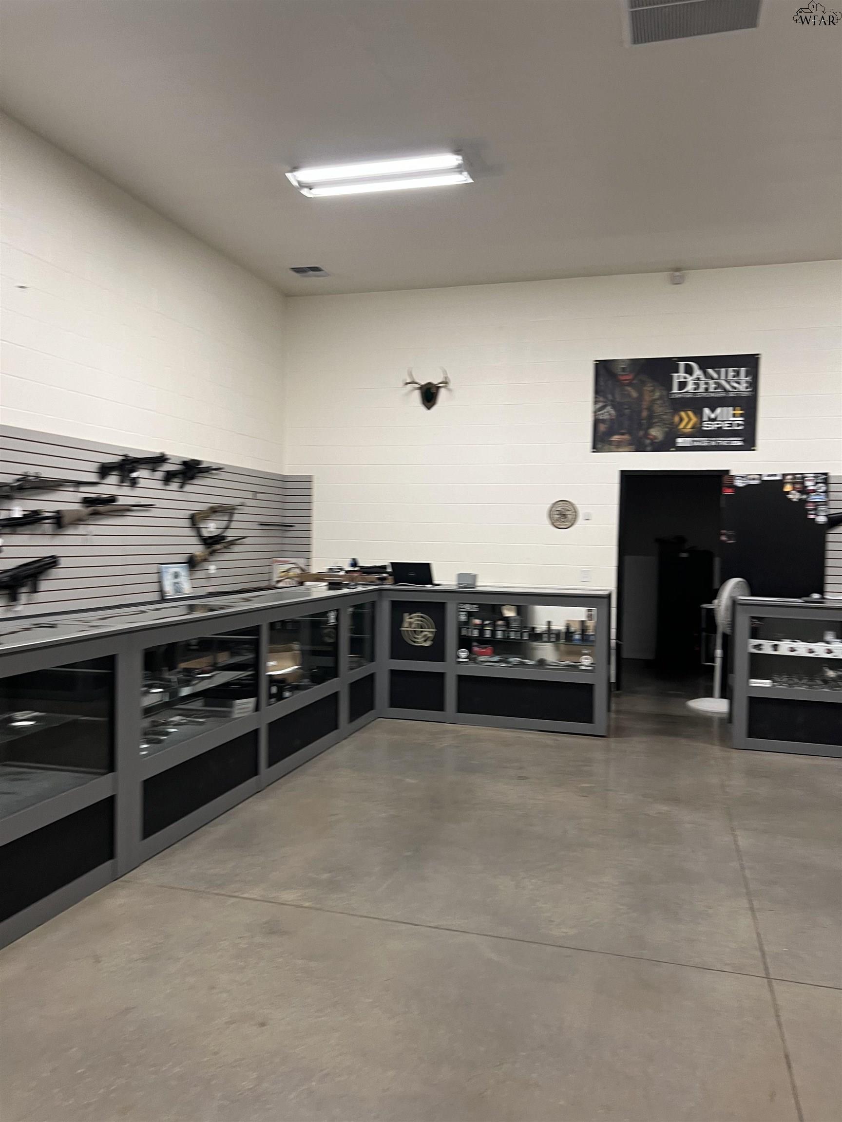 7475 CENTRAL FREEWAY Unit: I44