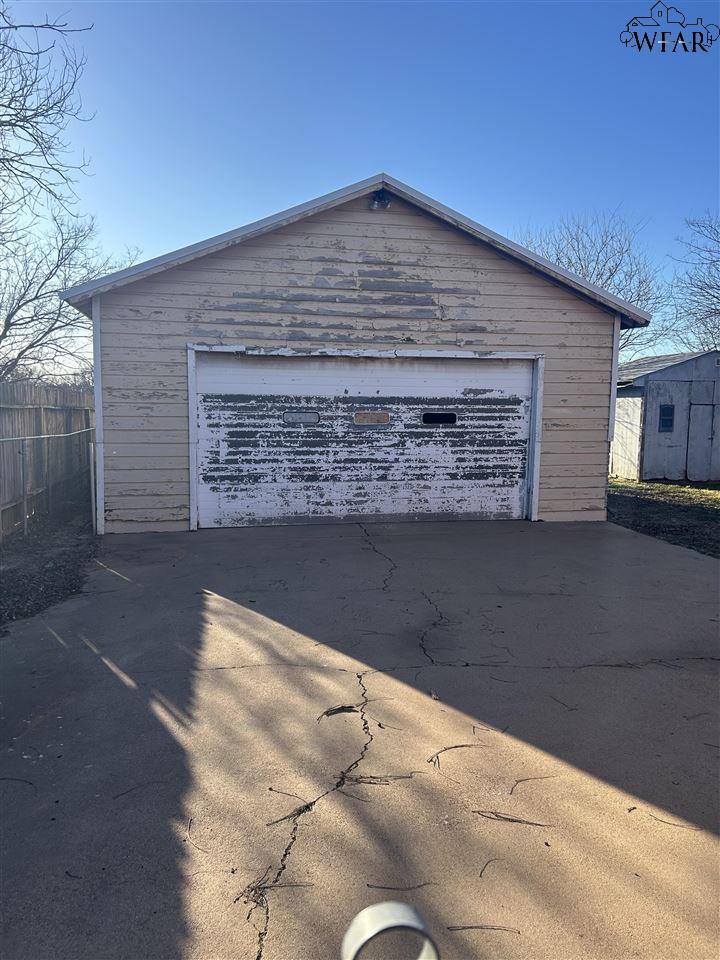 1004 W WENONAH AVENUE