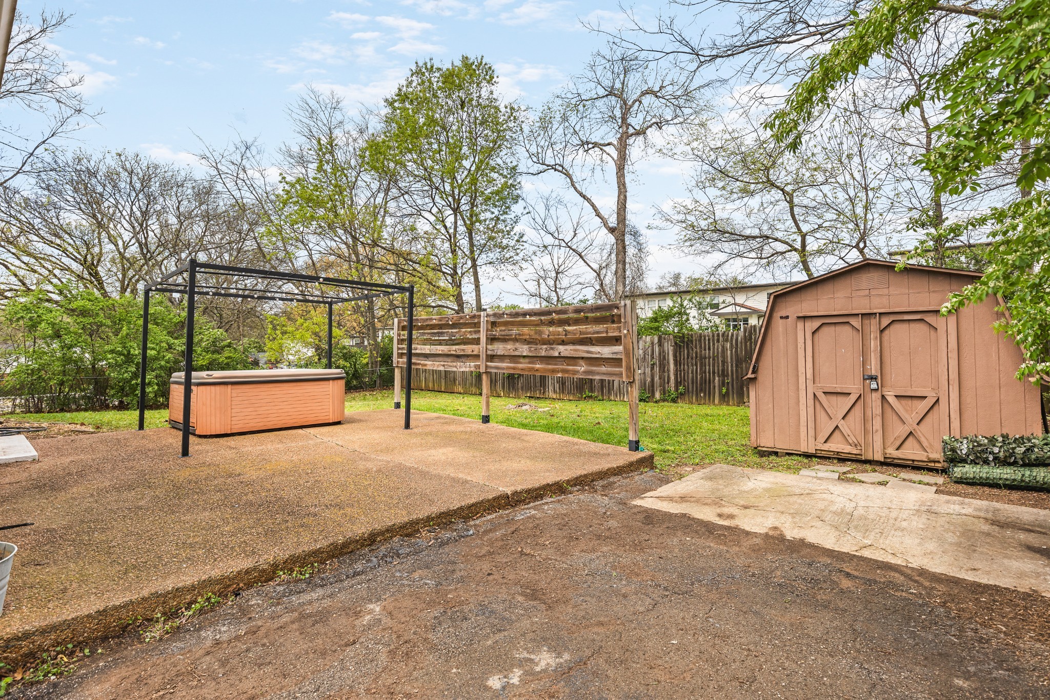 630 Whispering Hills Dr