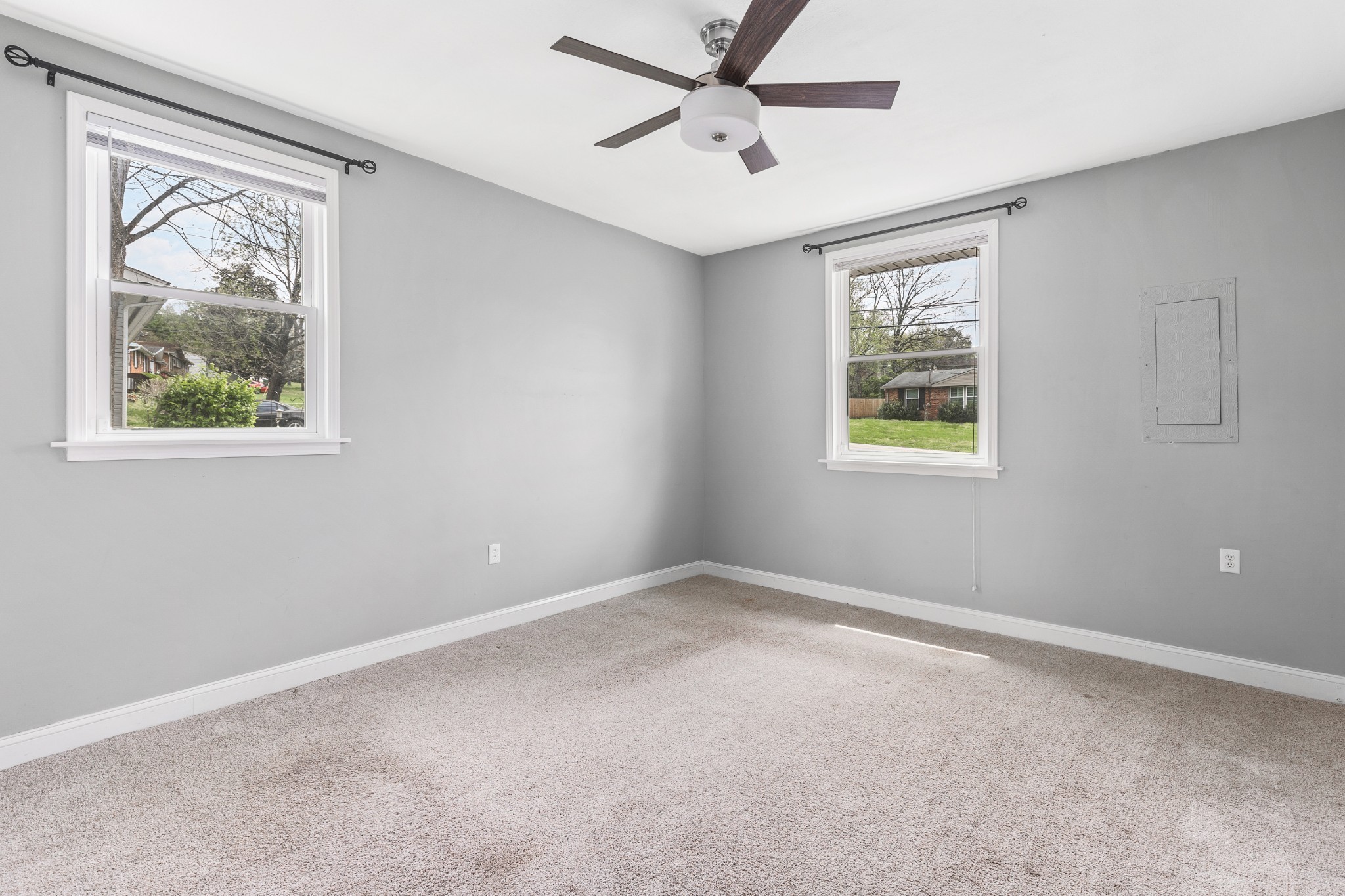 630 Whispering Hills Dr