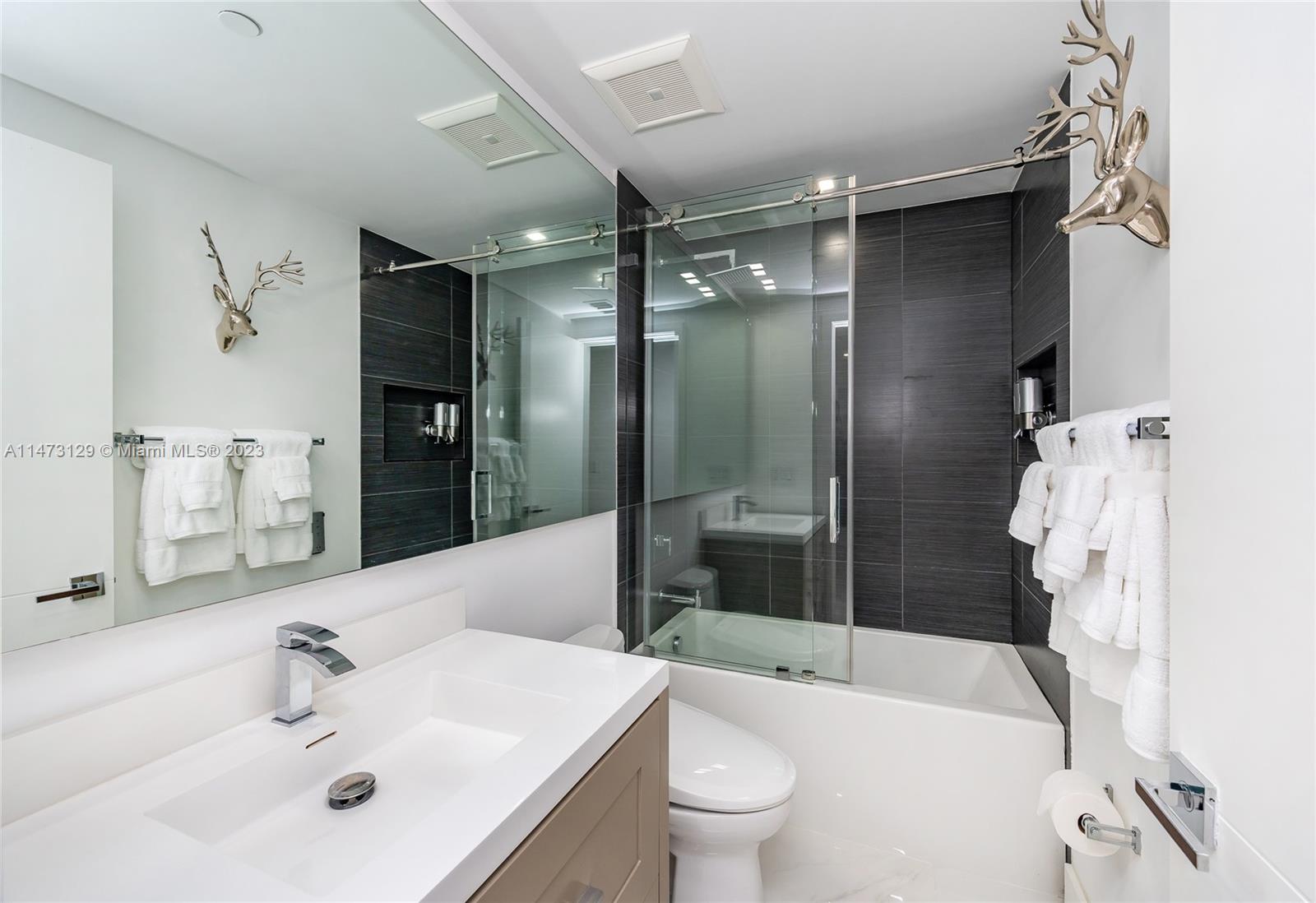251 Crandon Blvd # 428