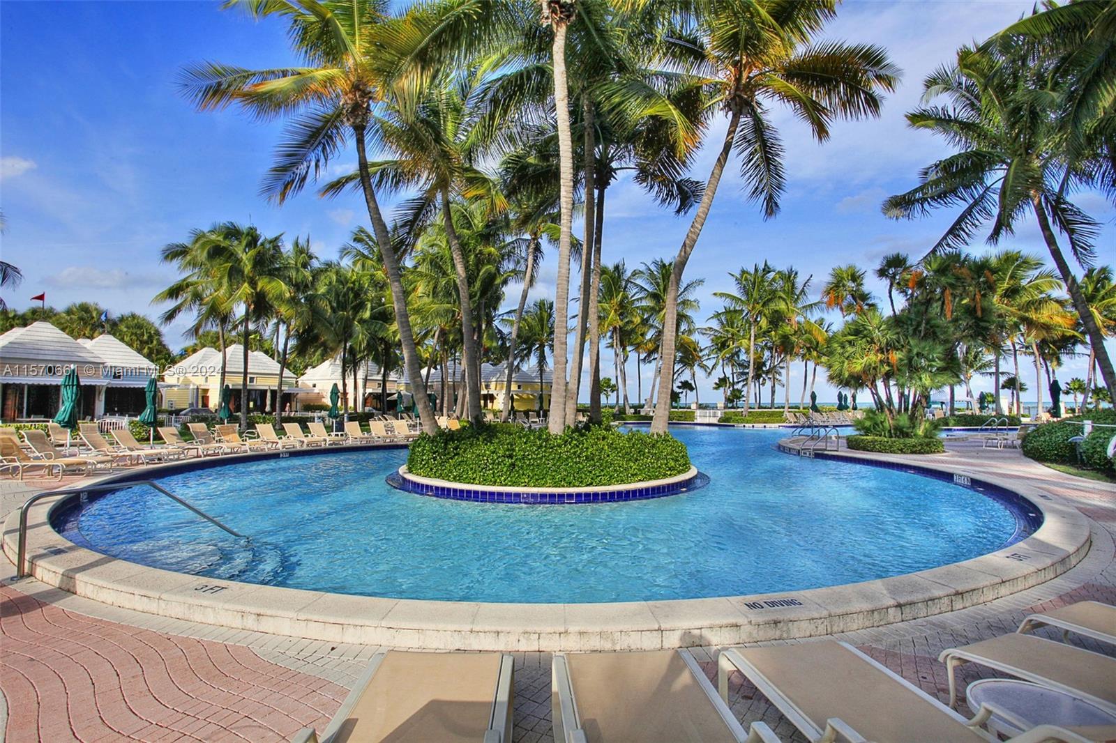 765 Crandon Blvd # 311