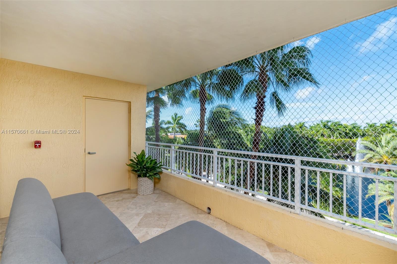 765 Crandon Blvd # 311