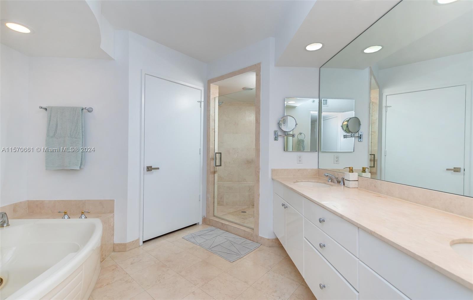 765 Crandon Blvd # 311
