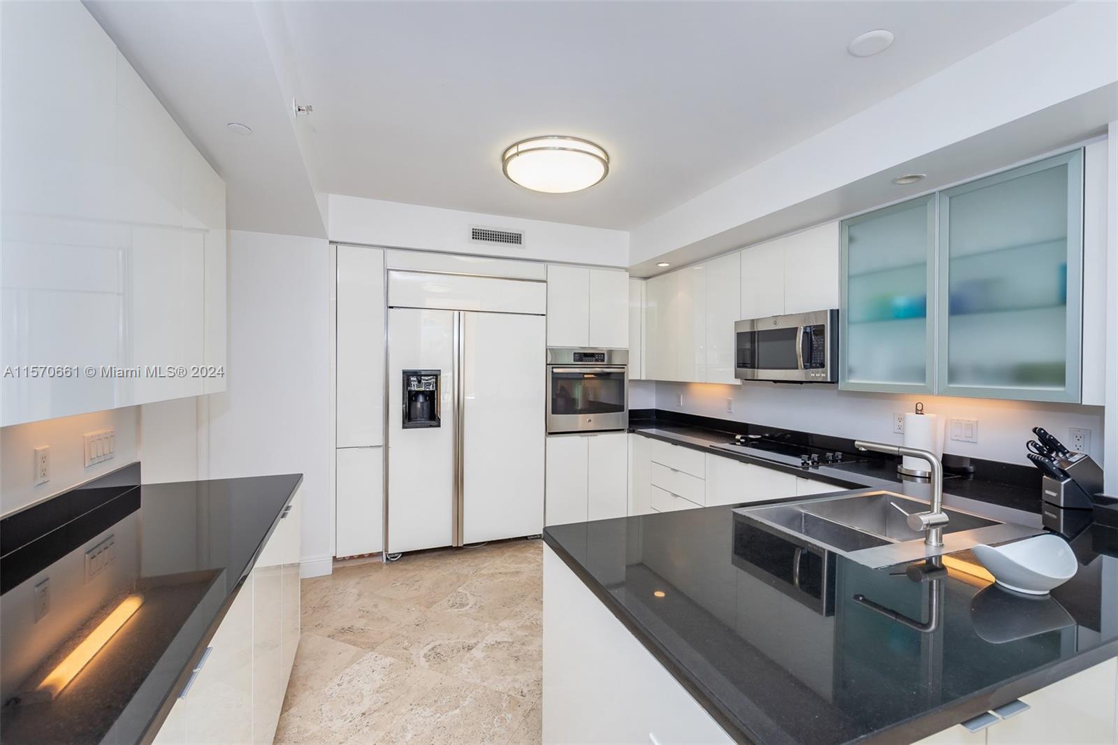 765 Crandon Blvd # 311