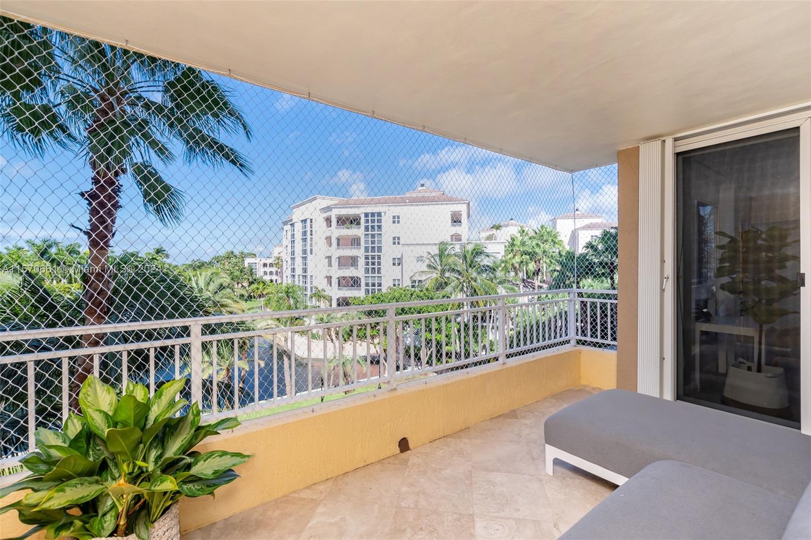 765 Crandon Blvd # 311