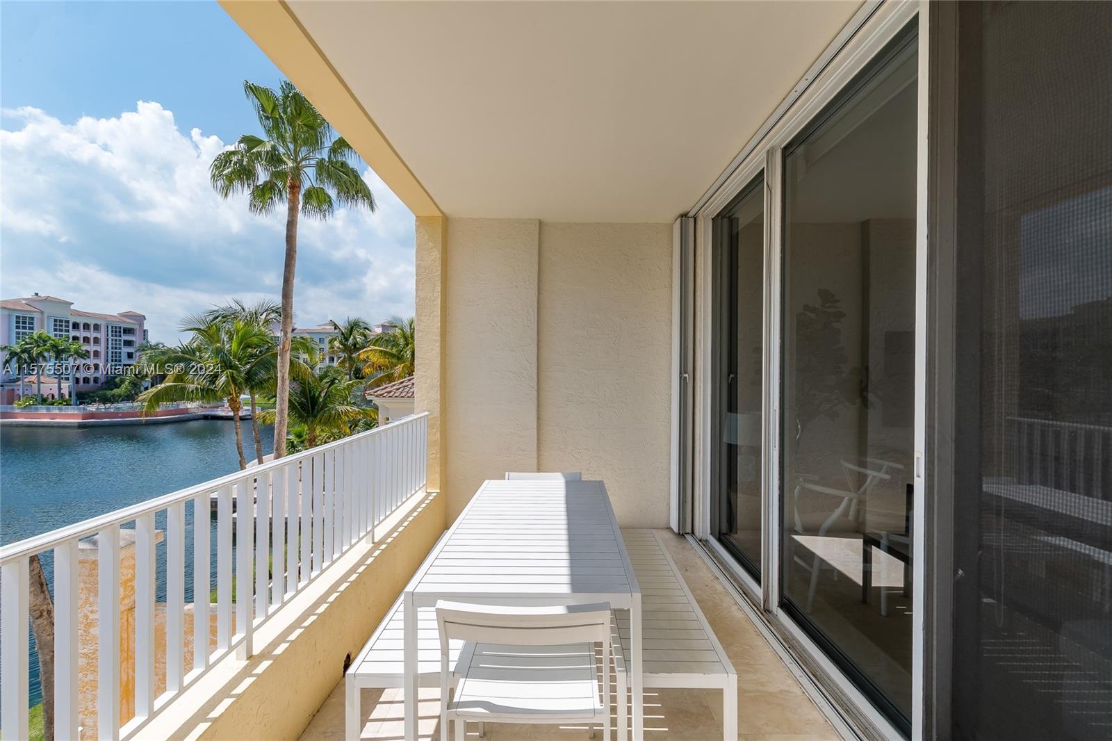 713 Crandon Blvd # 304