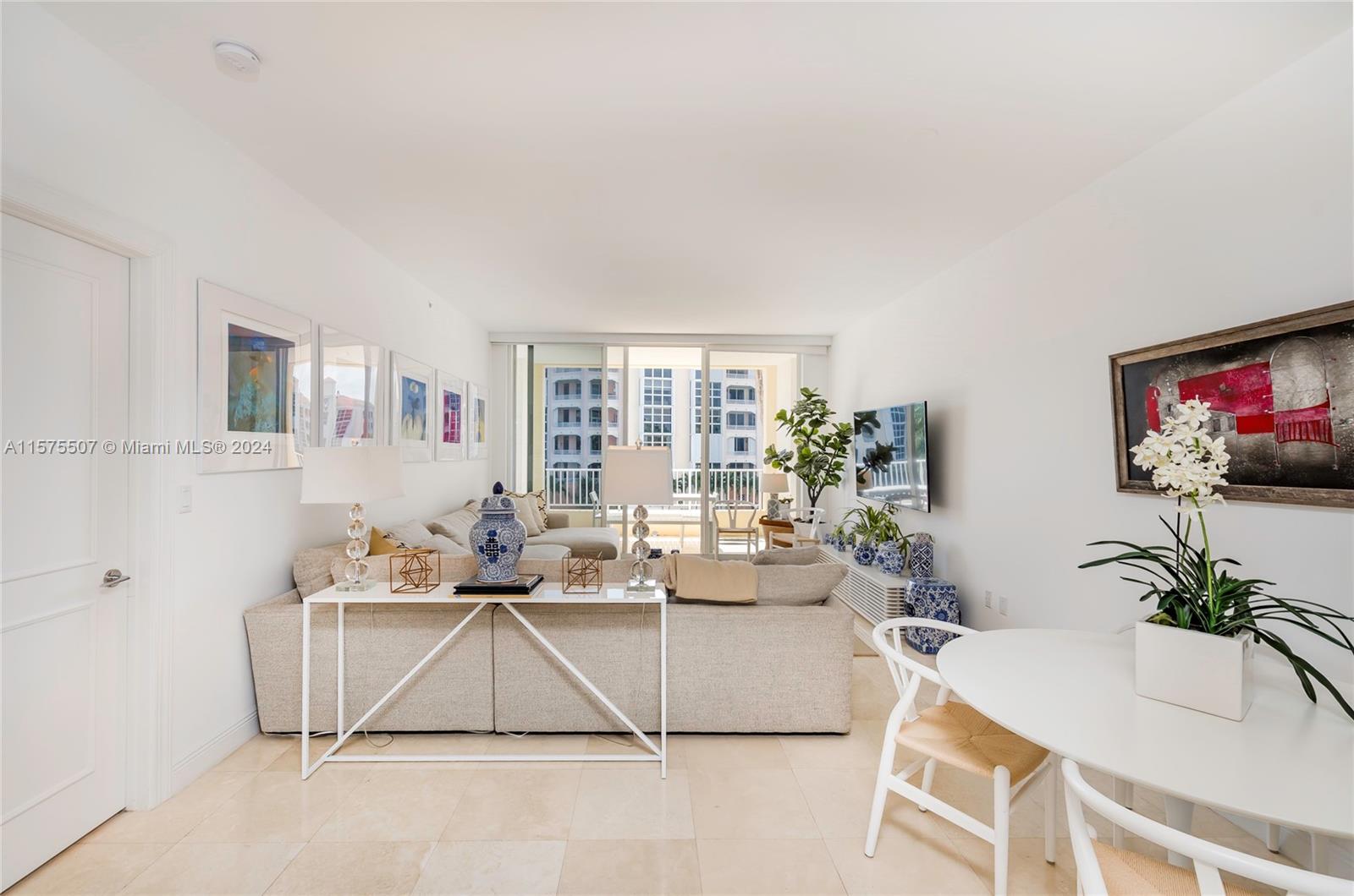713 Crandon Blvd # 304