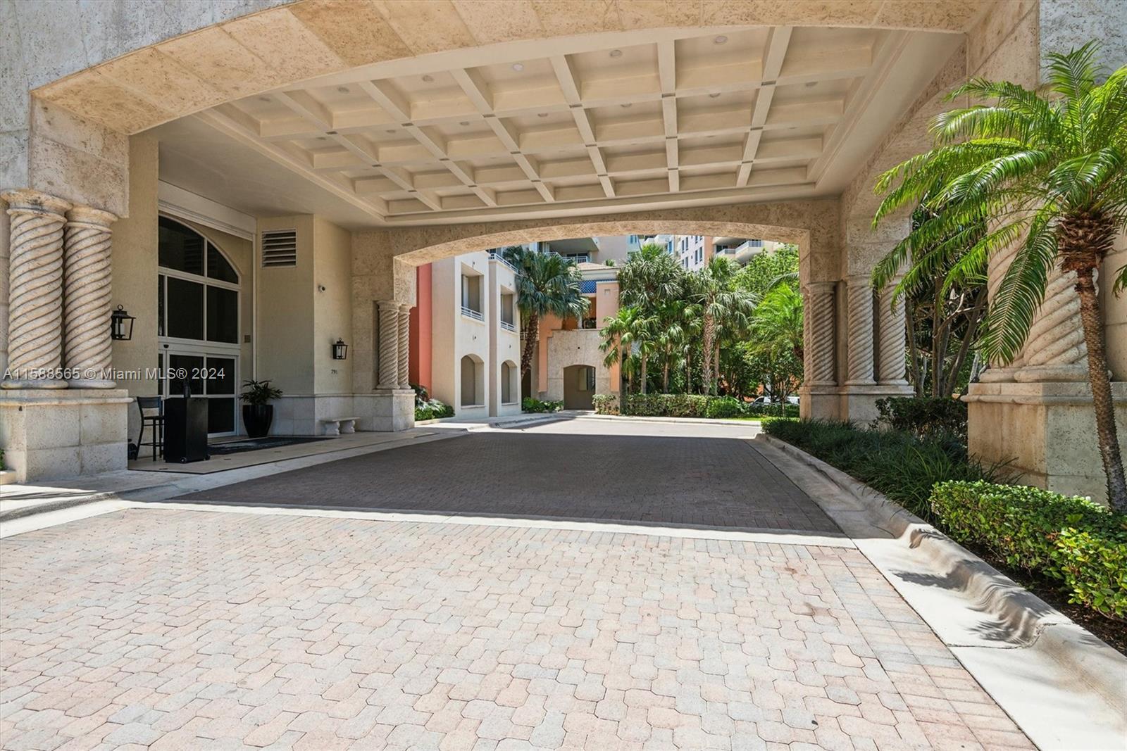 791 Crandon Blvd # 707
