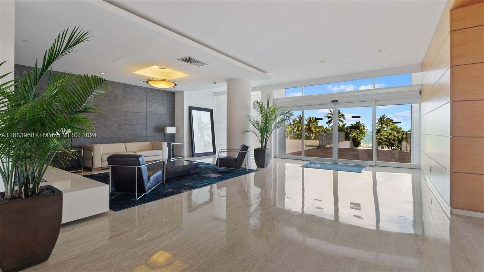 881 Ocean Dr # 8A