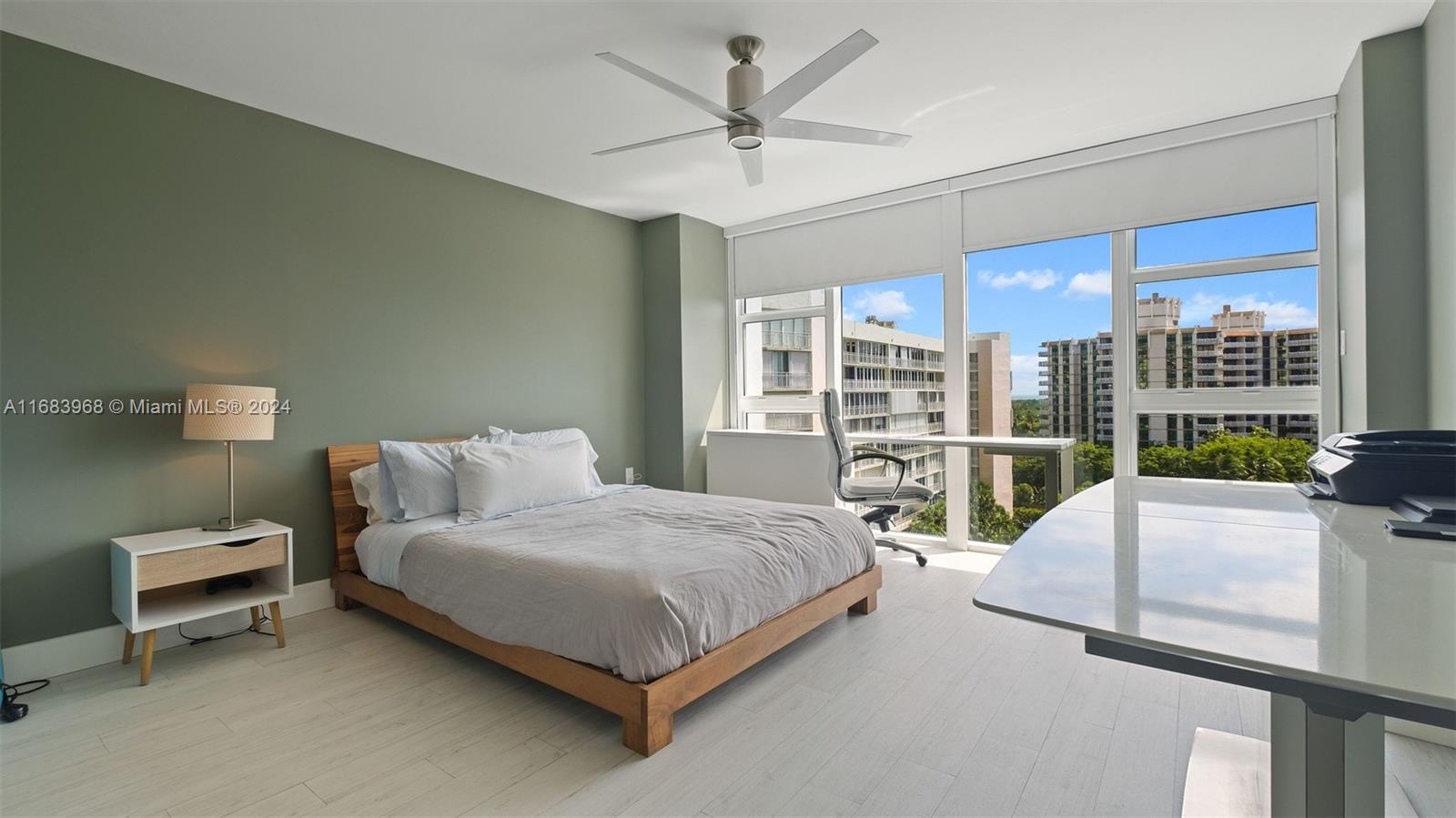 881 Ocean Dr # 8A