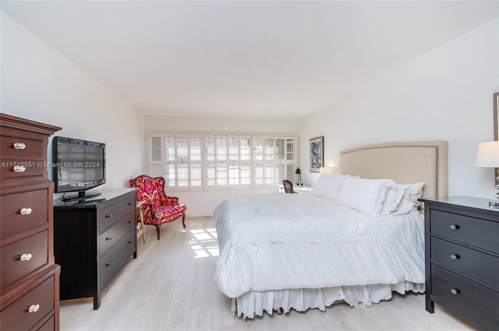 550 Ocean Dr # 3E