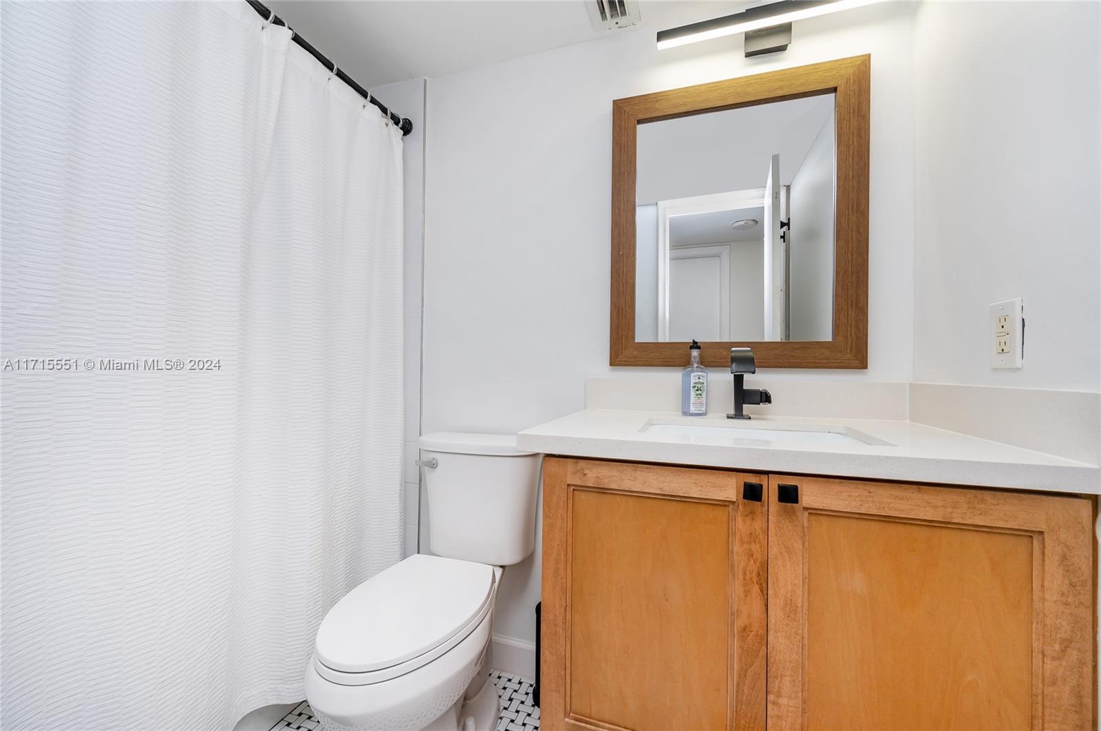 550 Ocean Dr # 3E