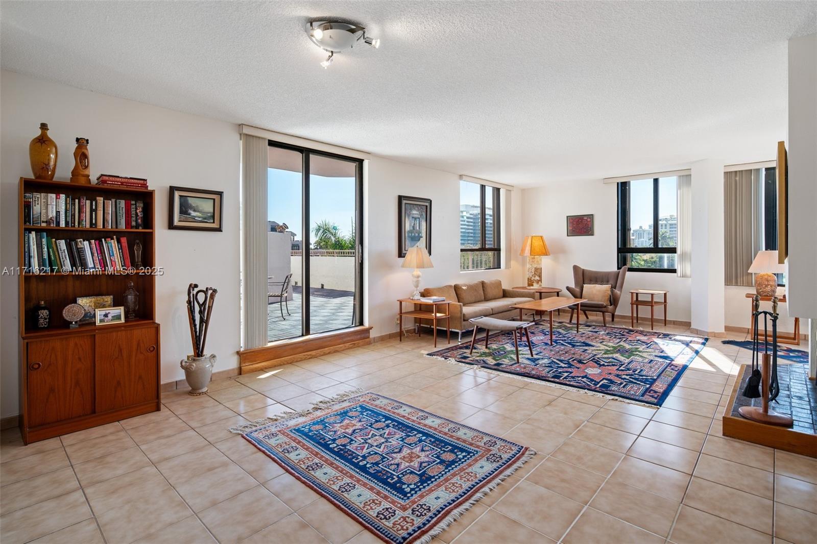 161 Crandon Blvd # 417