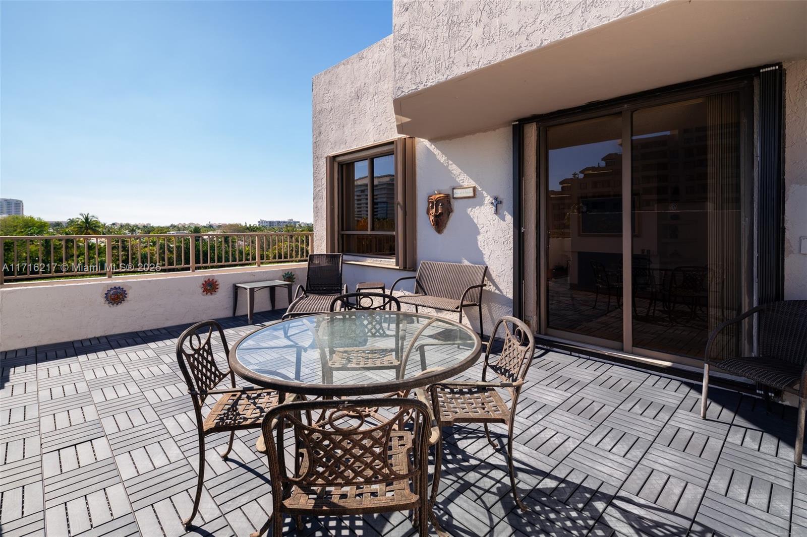 161 Crandon Blvd # 417