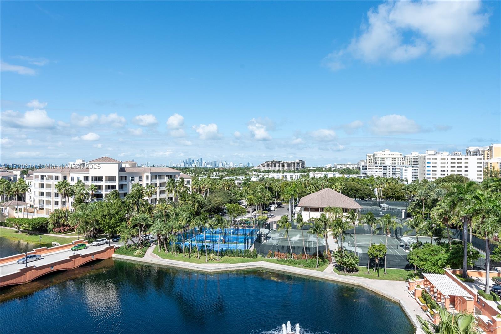 765 Crandon Blvd # 4 Unit: PH-4