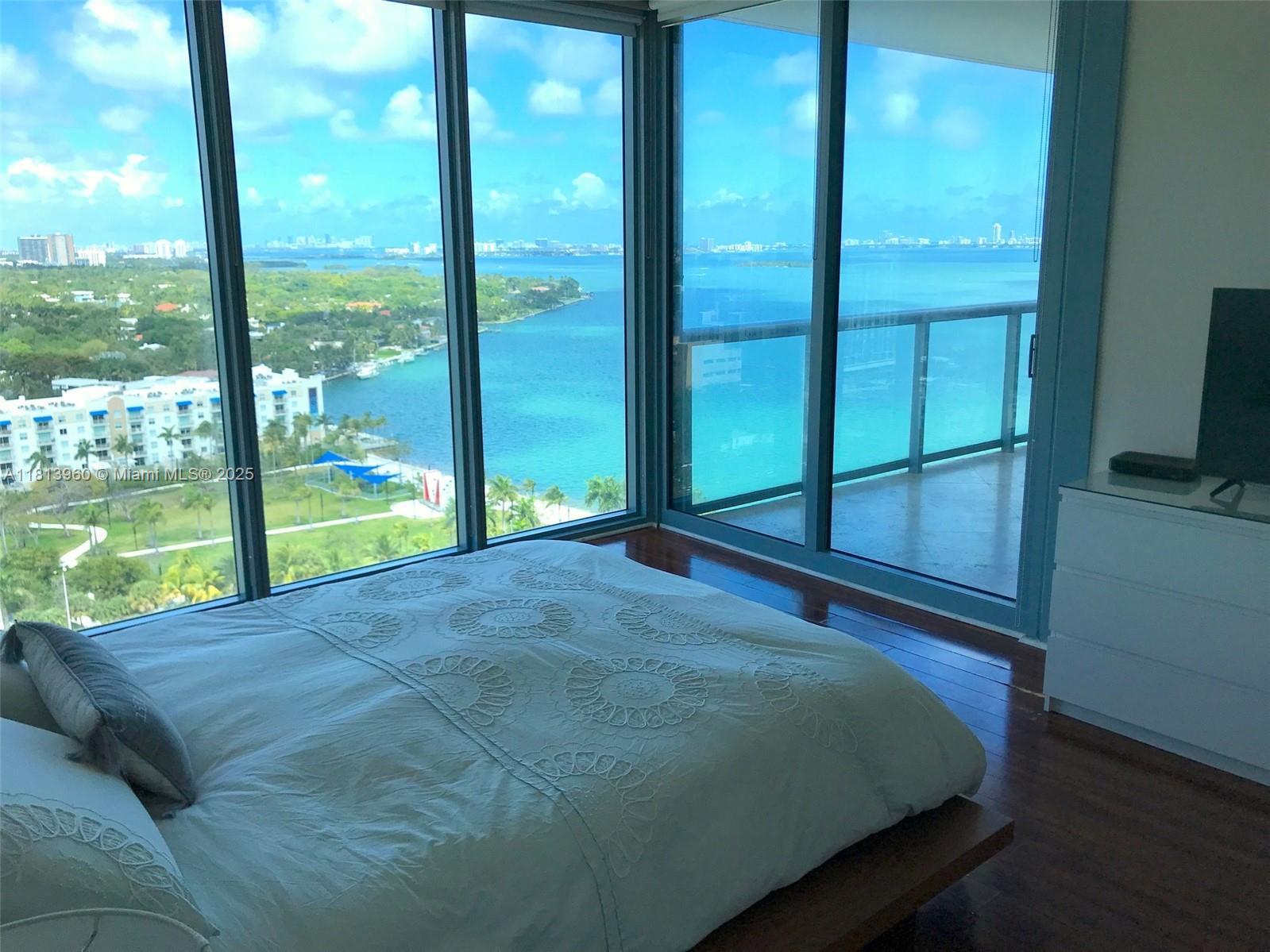 601 NE 36th St # 1704