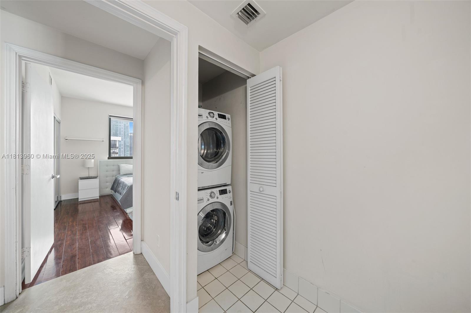 601 NE 36th St # 1704