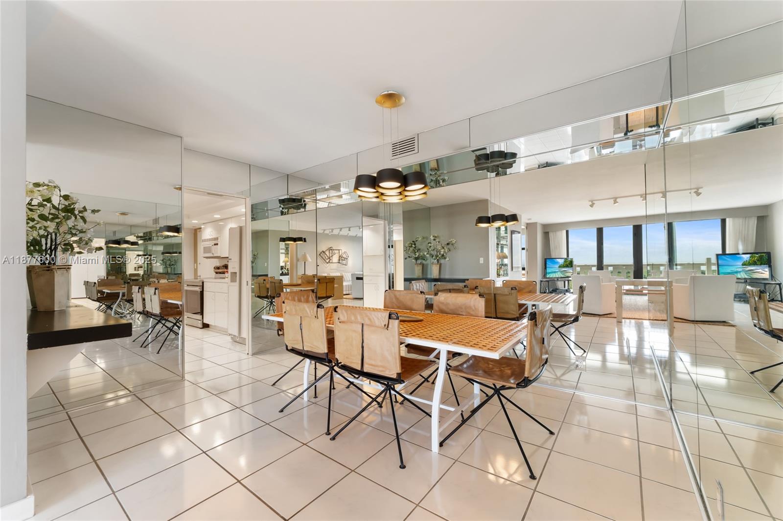 1121 Crandon Blvd # E1206