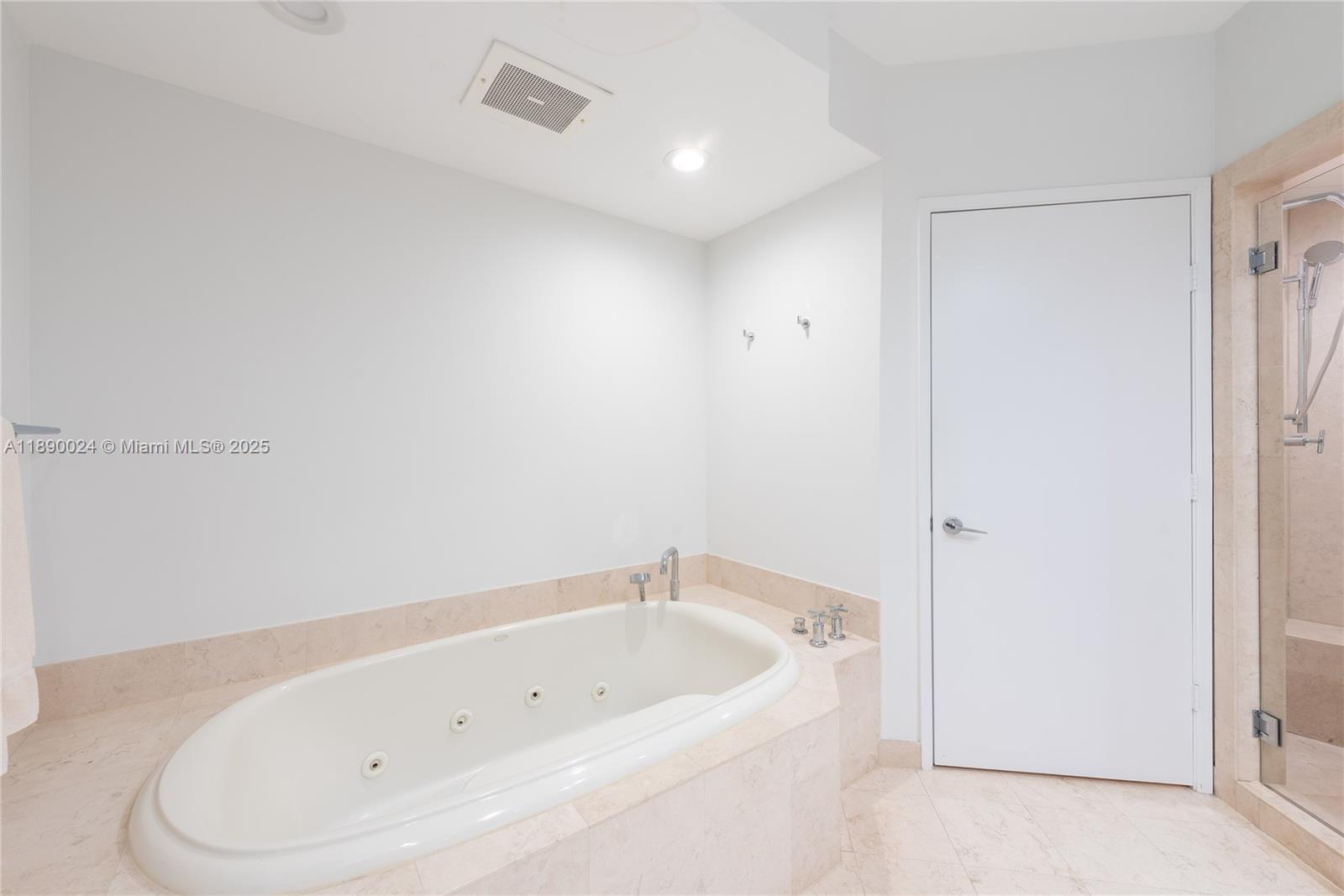 799 Crandon Blvd # 607