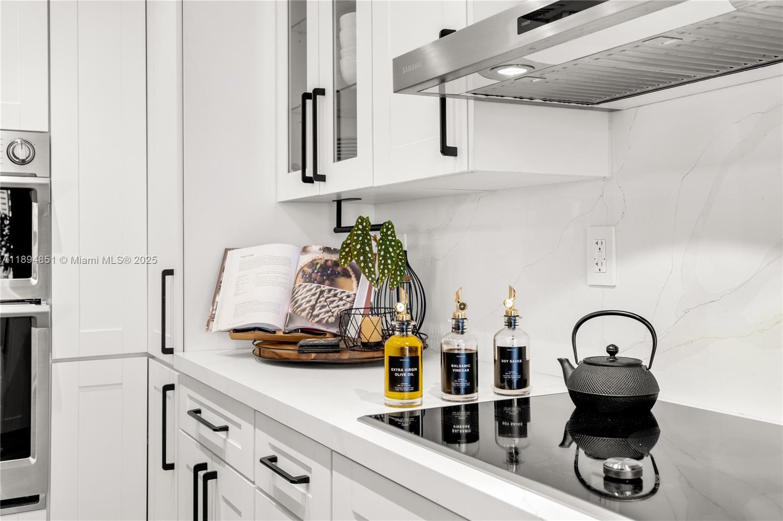 520 Brickell Key Dr Unit: APH00