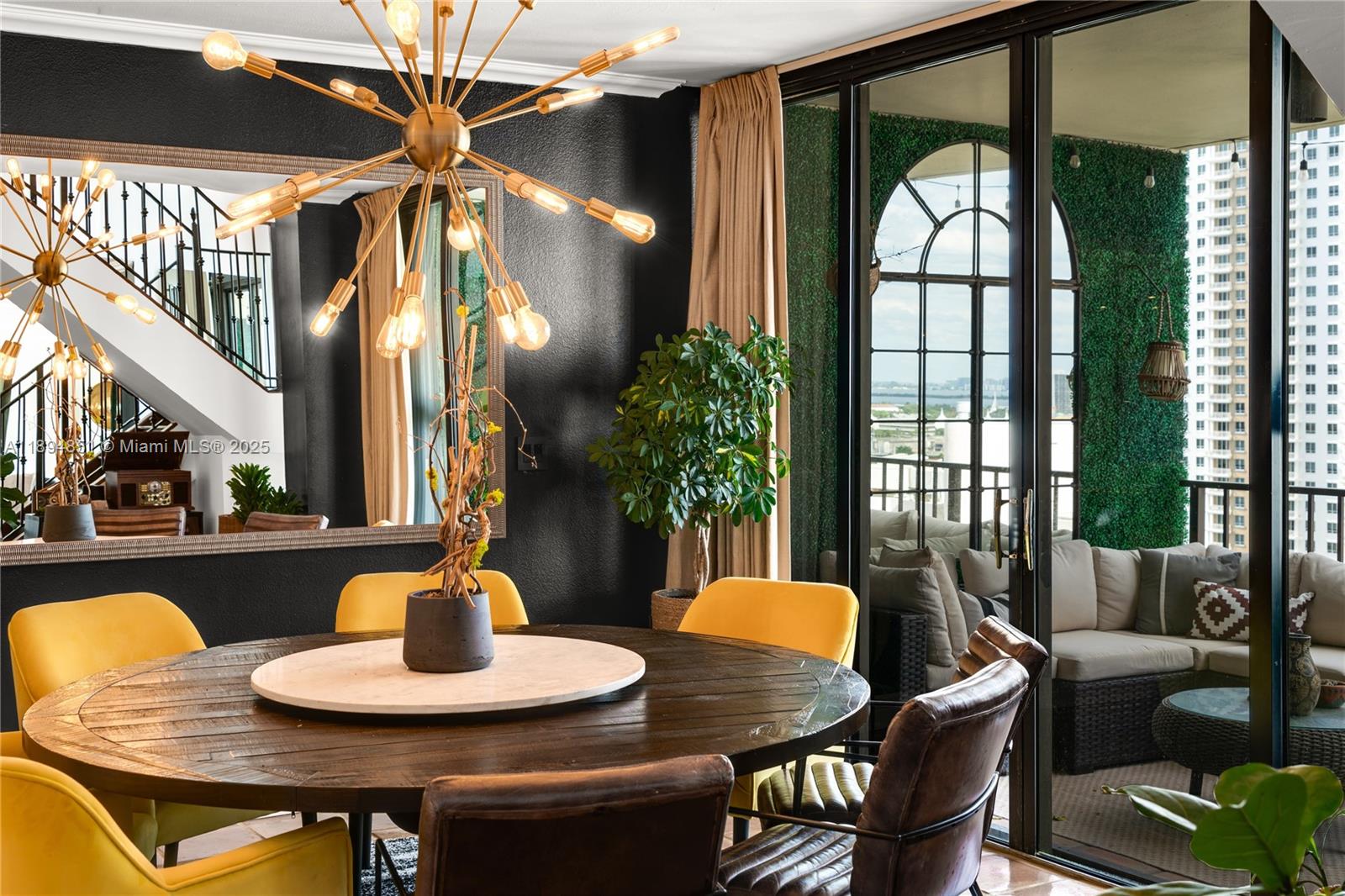 520 Brickell Key Dr Unit: APH00