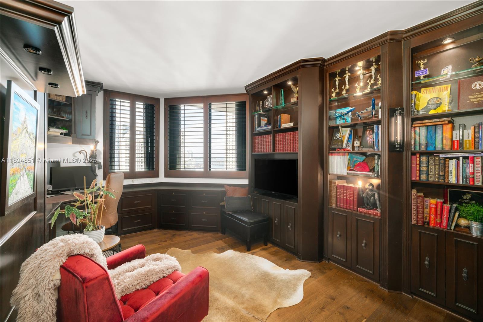 520 Brickell Key Dr Unit: APH00