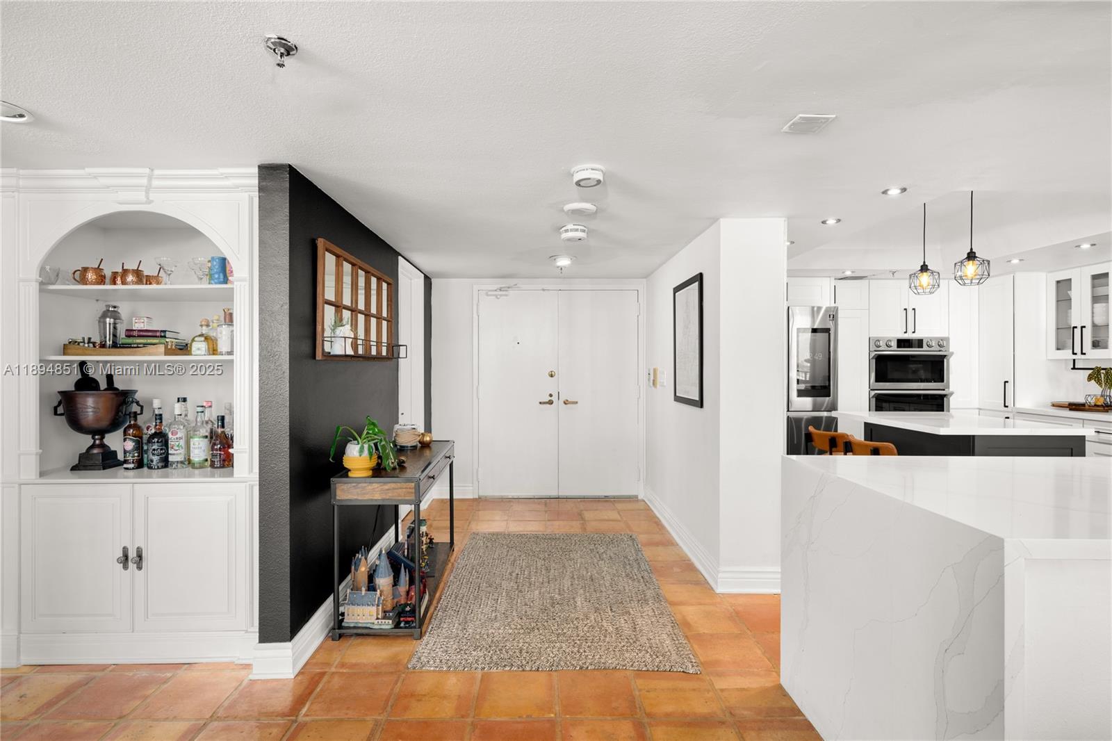 520 Brickell Key Dr Unit: APH00