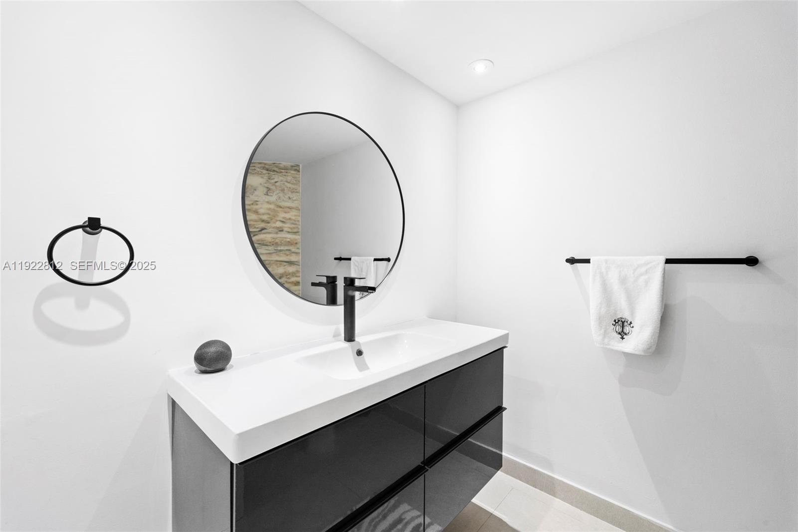 2127 Brickell Ave # 3005