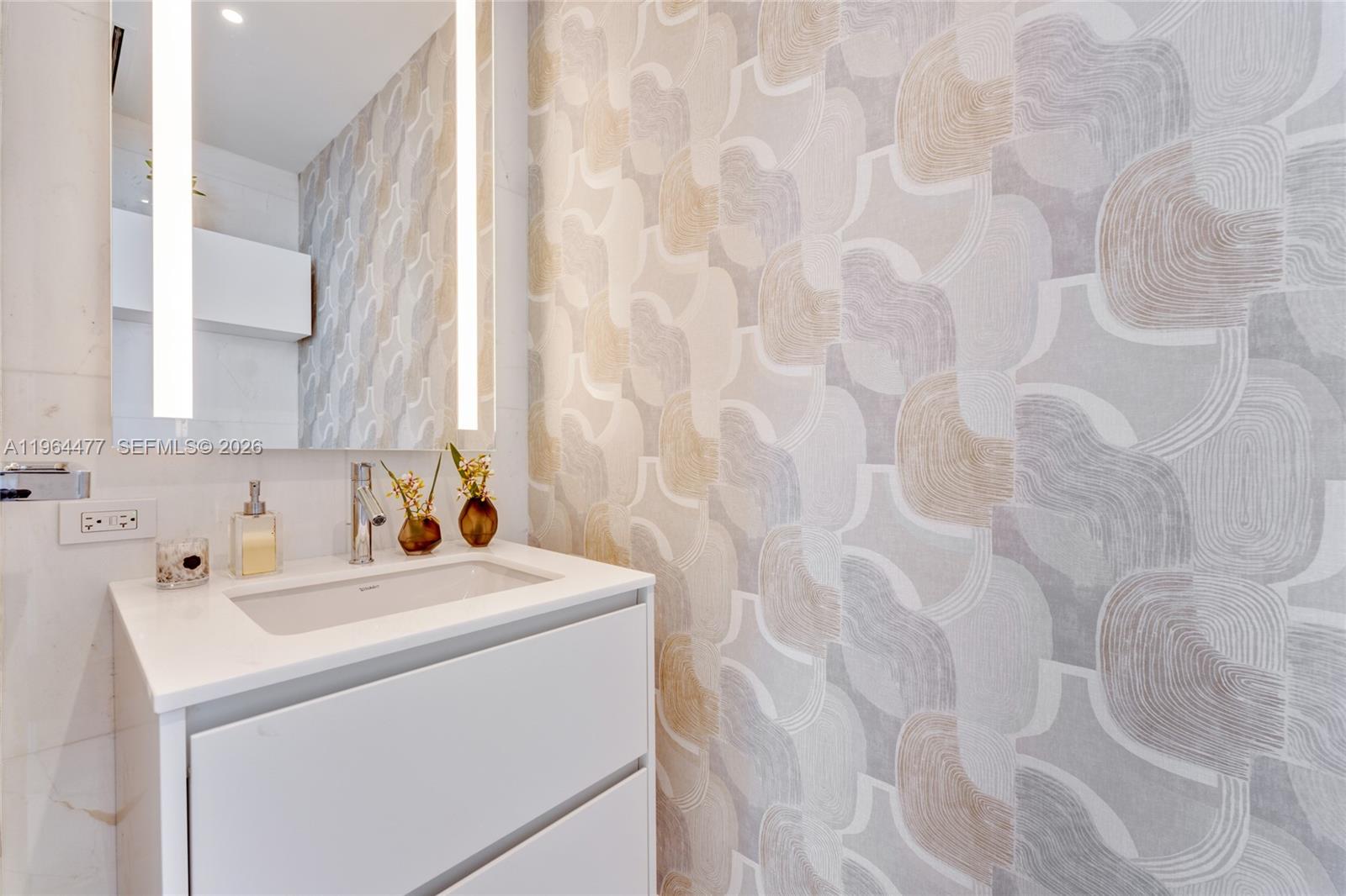 300 Biscayne Boulevard Way # 5008W