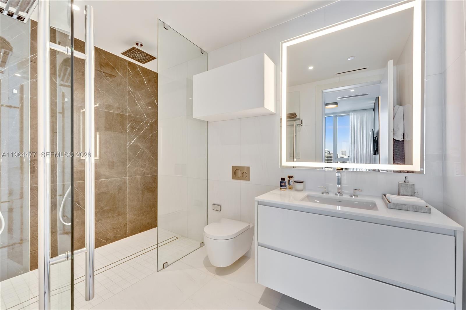 300 Biscayne Boulevard Way # 5008W